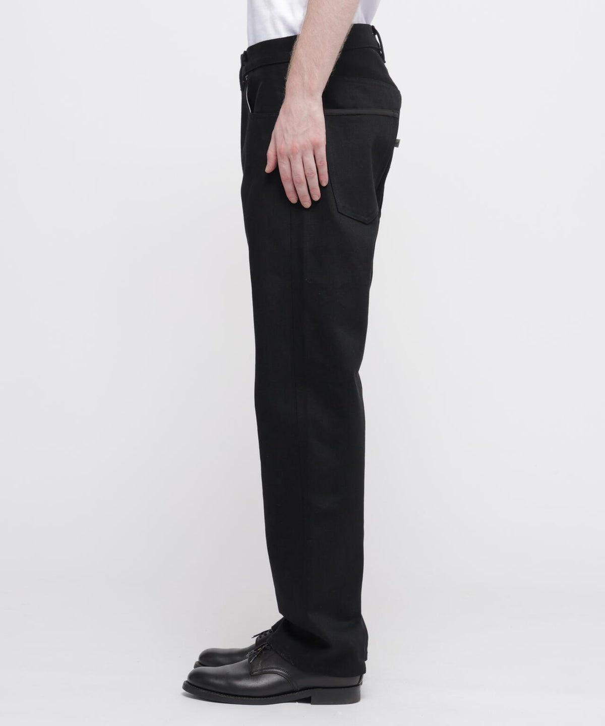 186cm B:92 W:74 H:91