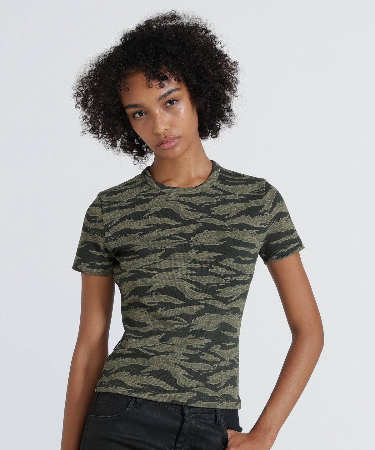 《WEB限定/DAILY/デイリー/WOMAN》 RIB CAMO S/S CREW NECK T-SHIRT