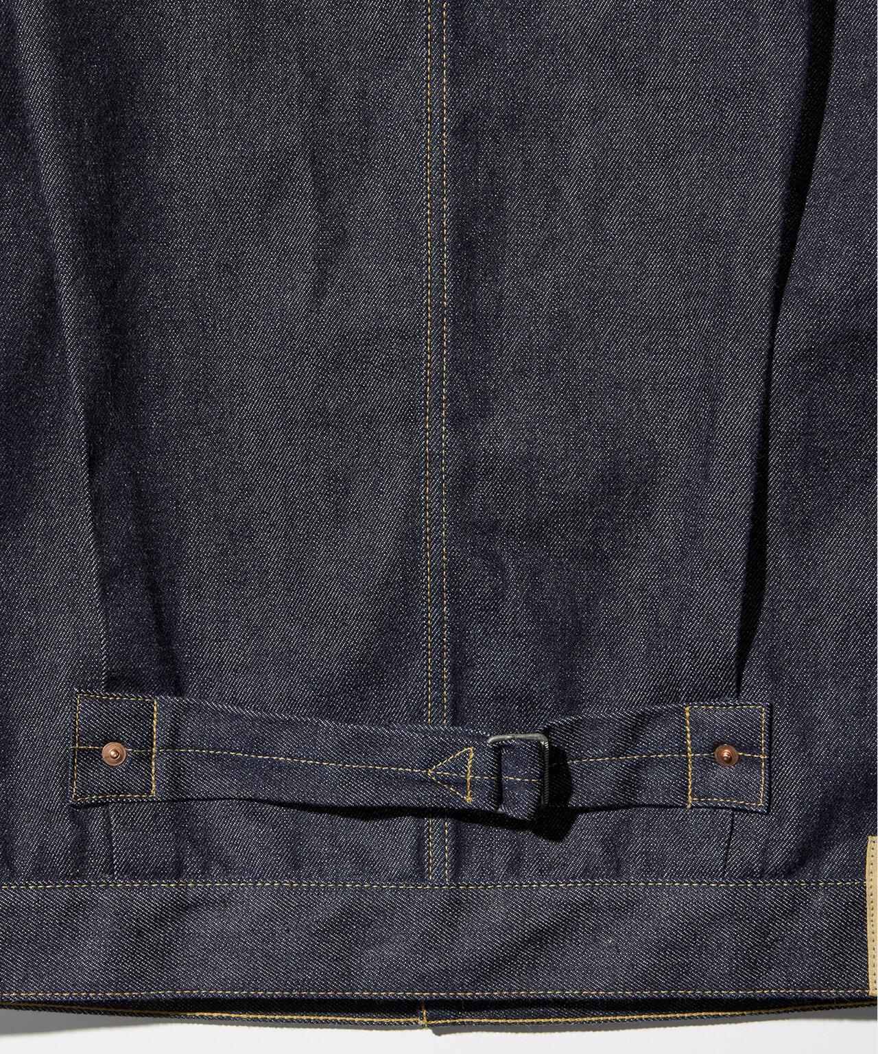 H:178cm C:90cm W:68cm H:94cm 着用サイズ：44