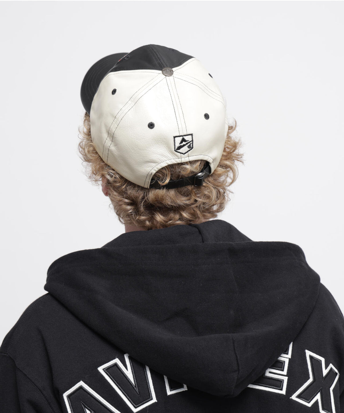 VARSITY LEATHER CAP ”WILD BEAR”