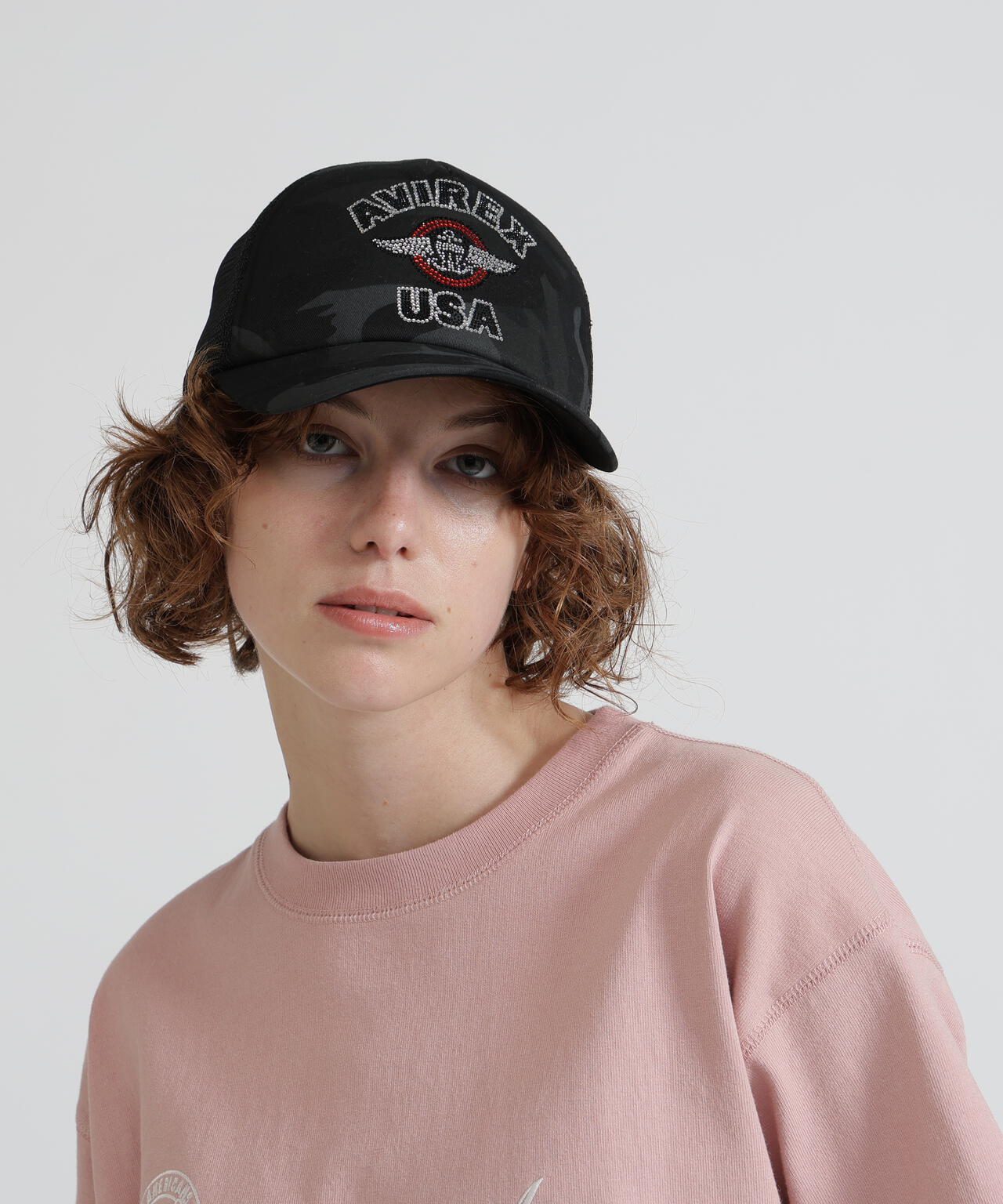 直営店限定】RHINESTONE VARSITY LOGO MESH CAP | AVIREX