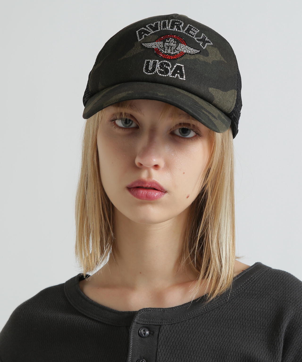 直営店限定】RHINESTONE VARSITY LOGO MESH CAP | AVIREX