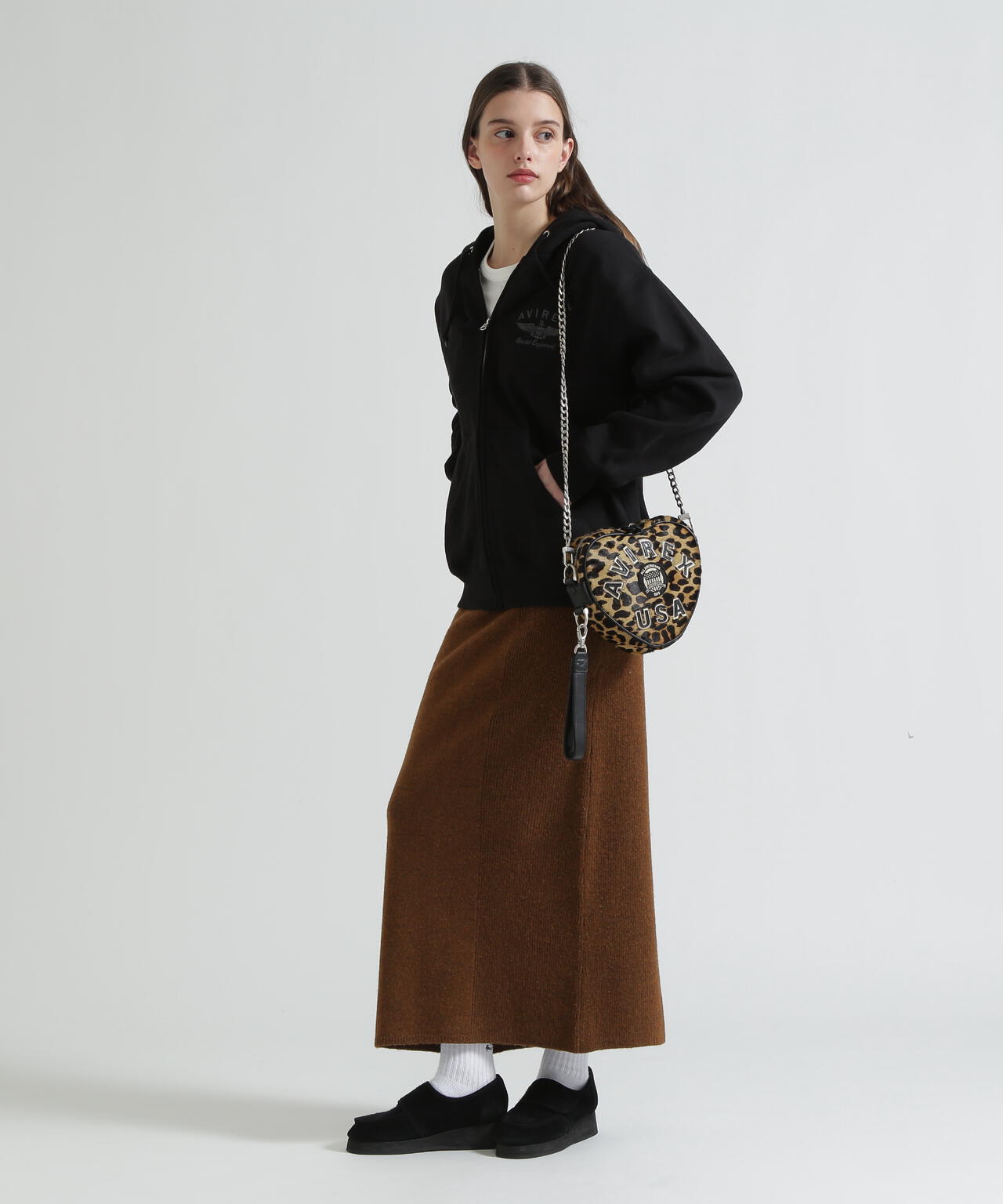 《直営店限定》LX VARSITY LEATHER HEART CHAIN BAG