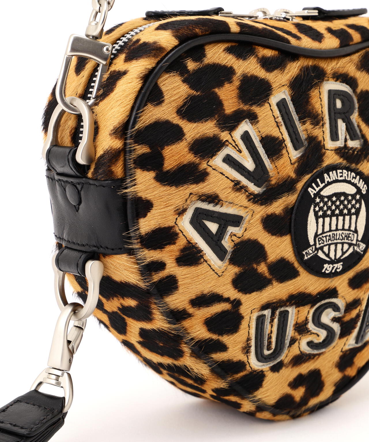 《直営店限定》LX VARSITY LEATHER HEART CHAIN BAG