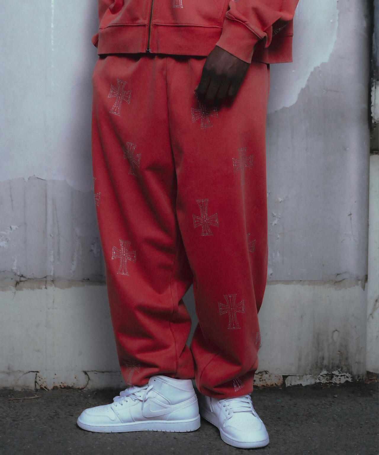 UNKNOWNLONDON/アンノウンロンドン/OUTLINE RHINESTONE SWEAT PANTS