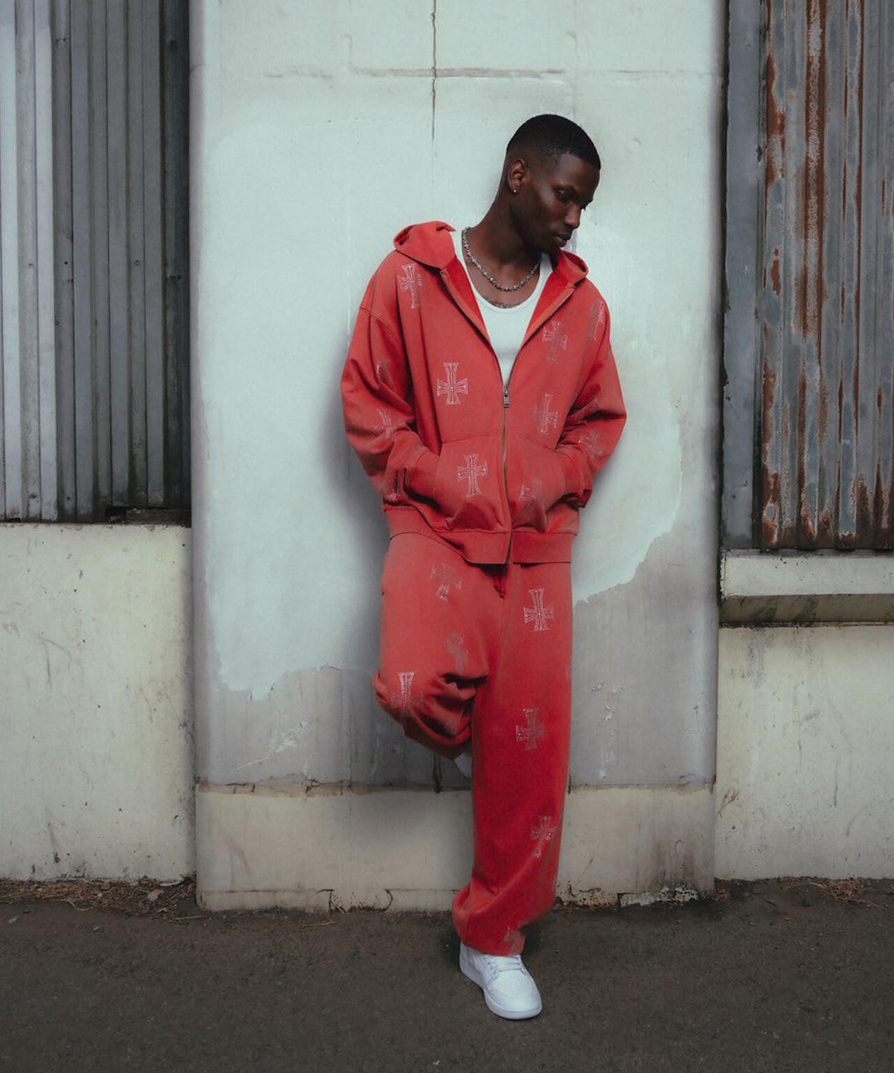 UNKNOWNLONDON/アンノウンロンドン/OUTLINE RHINESTONE HOODIE | L.H.P