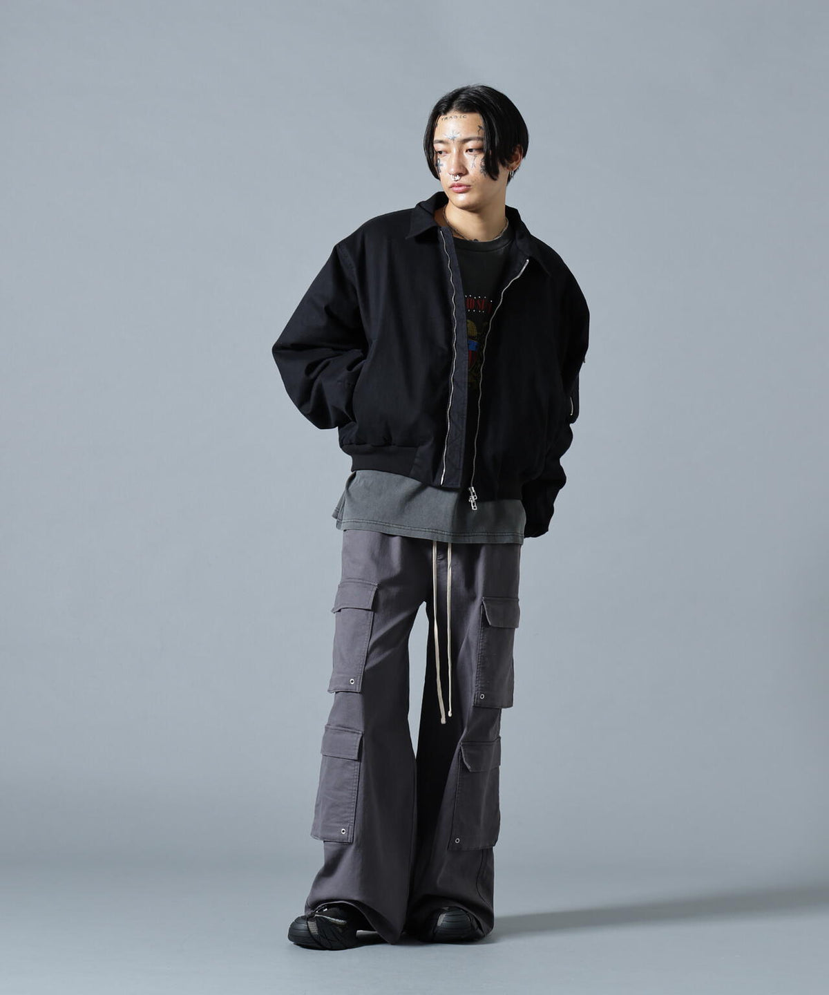 180cm B:87 W:66 H:84 着用サイズ：L
