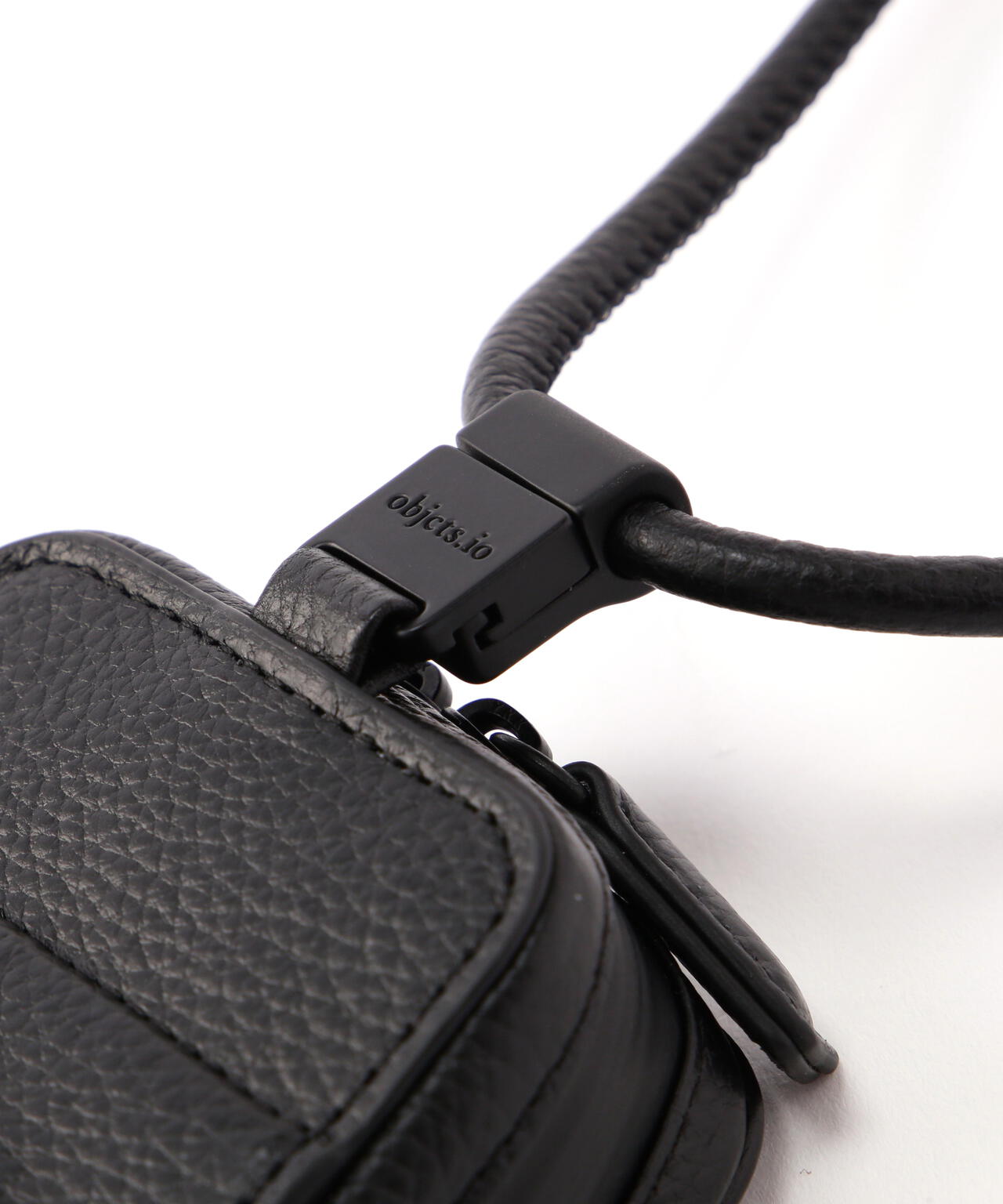 objects. io ★マイクロバック objcts.io / レザーストラップ付き iphone アクセサリー