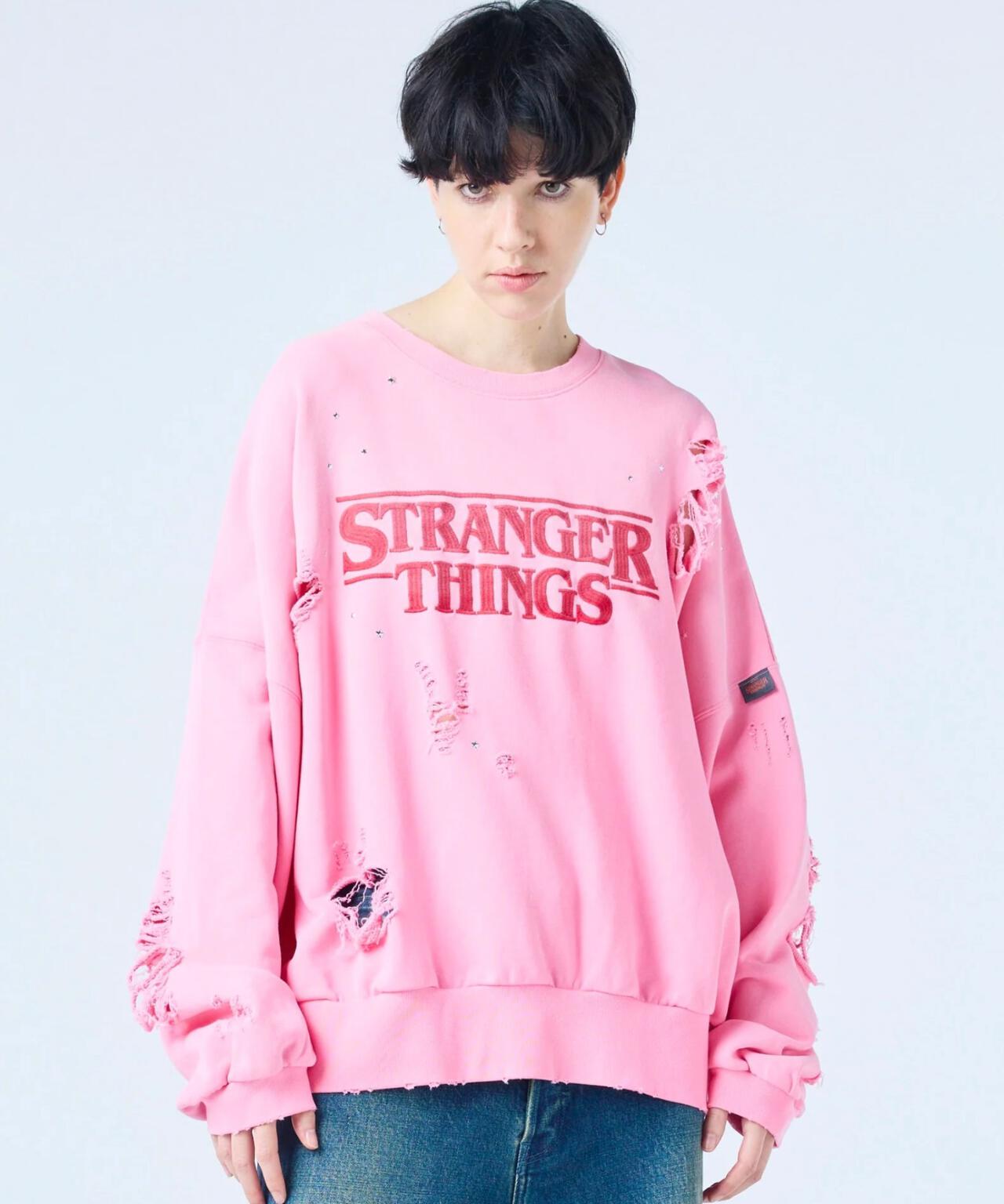 トップス stranger things x little sunny bite littlesunnybite/stranger things x little sunny bite logo sweat
