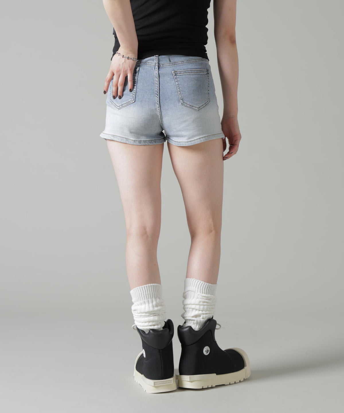 MAVYTH/メヴィス/RHINESTONE FADED DENIM SHORTS