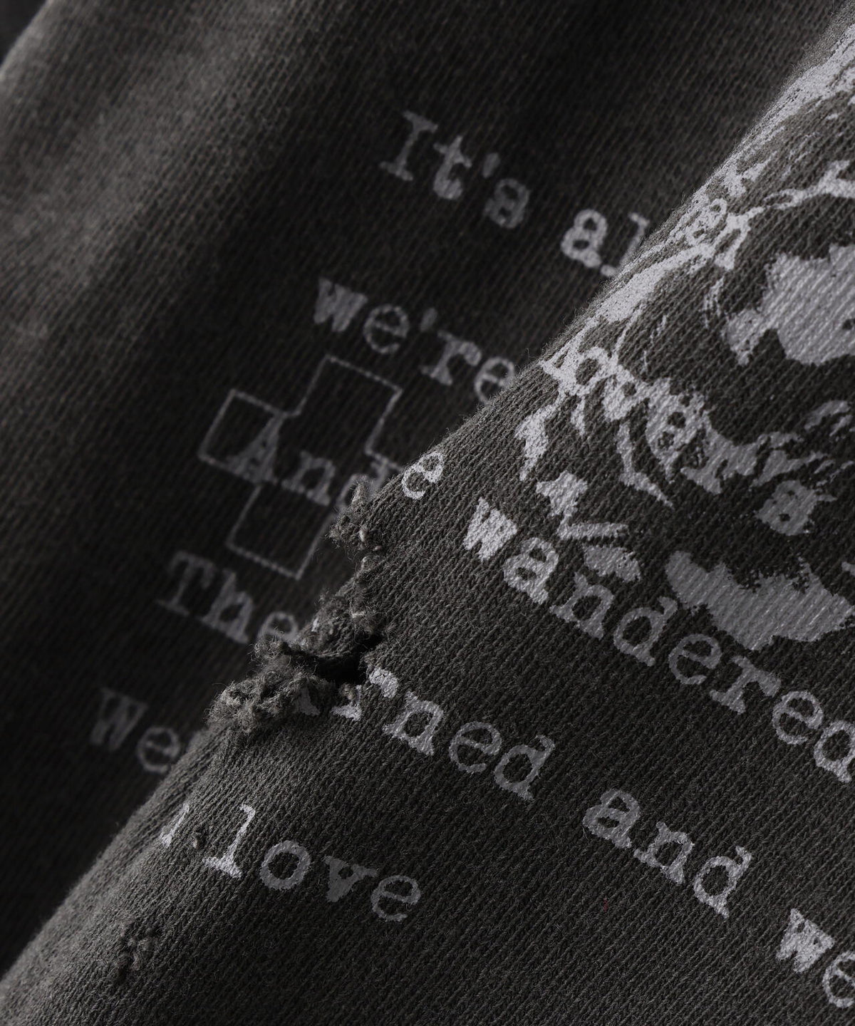 emary/エメリー/Damaged Scarred Cradle Tee