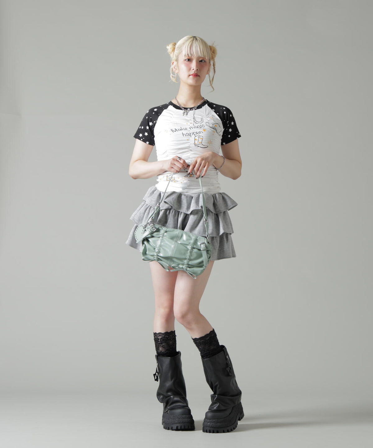 H:169cm B:79cm W:69cm H:89cm 着用サイズ：F