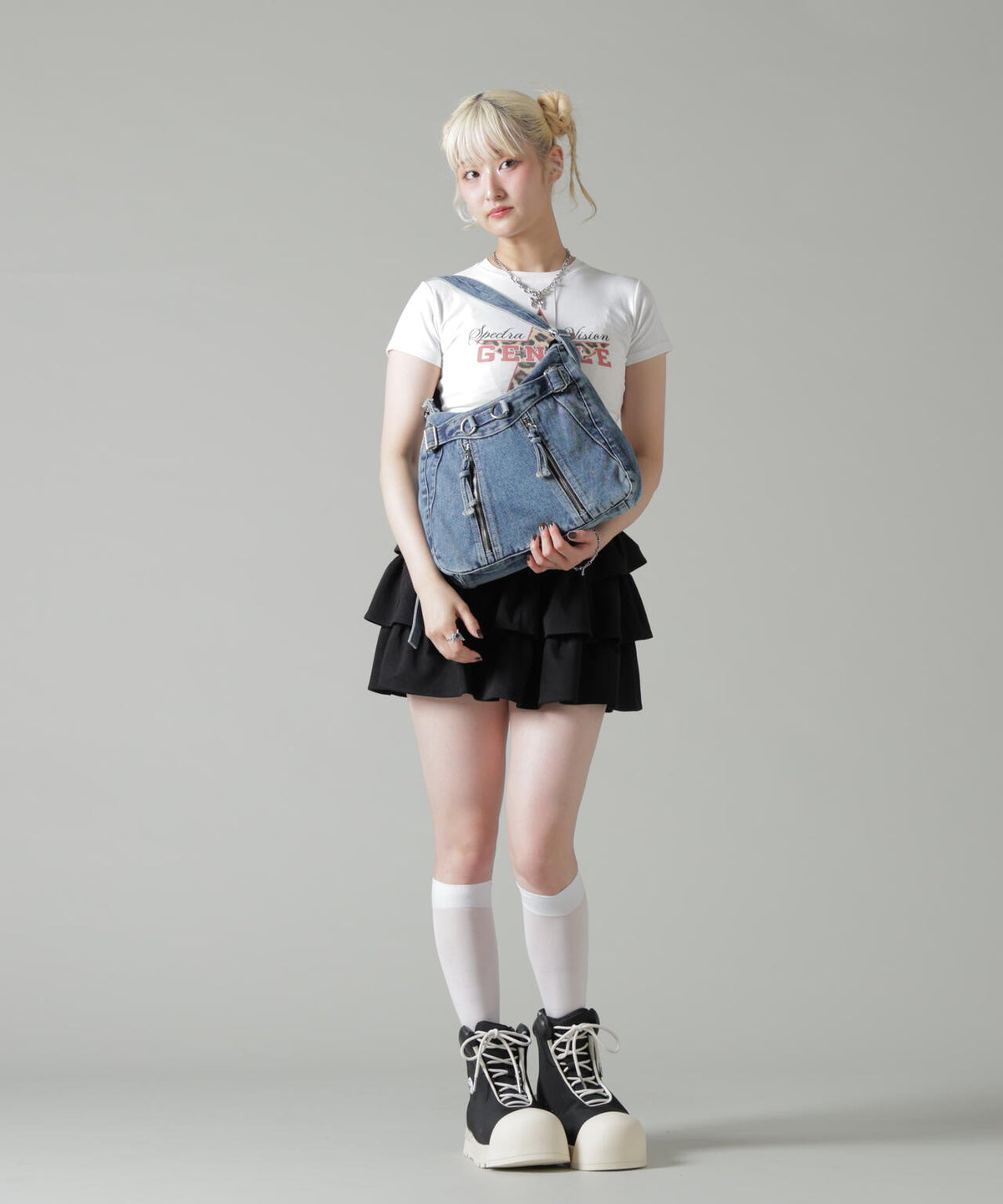 H:169cm B:79cm W:69cm H:89cm 着用サイズ：F