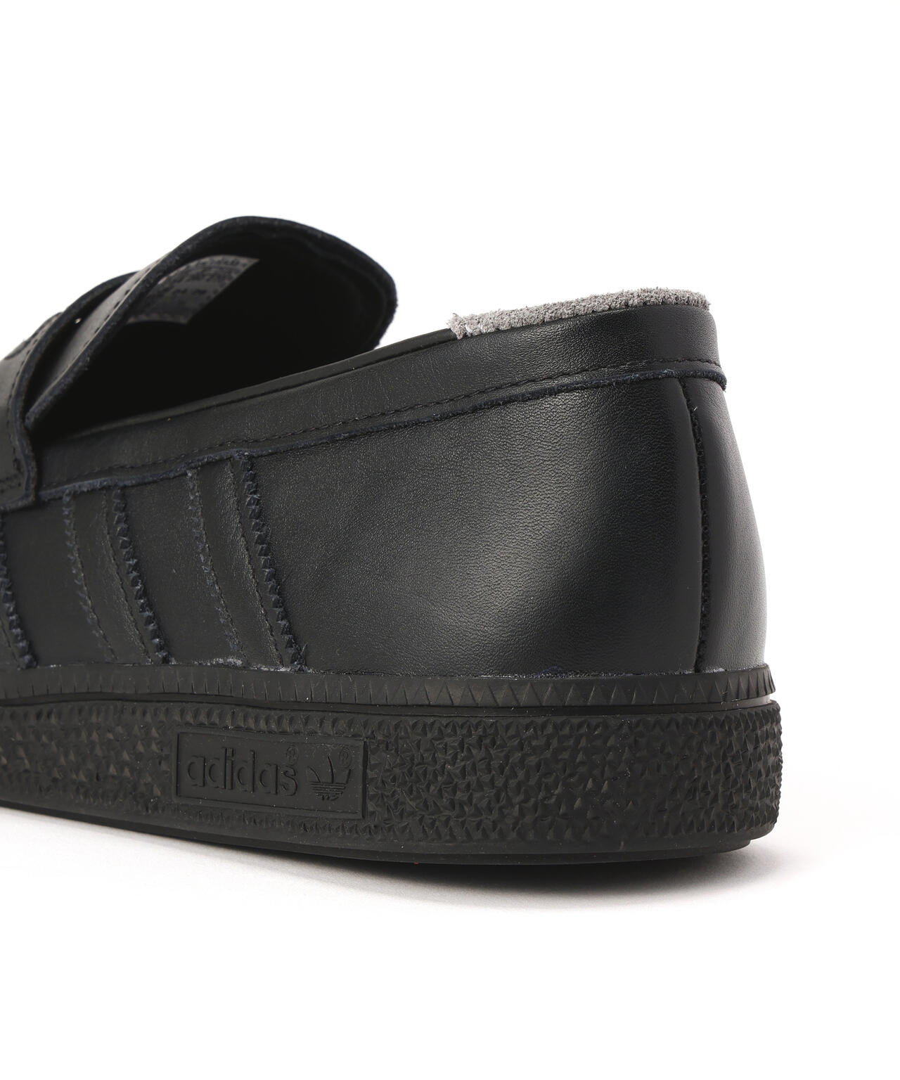 ａｄｉｄａｓ／ＨＡＮＤＢＡＬＬ　ＳＰ　ＬＯＡＦＥＲ　ＰＲＥＭ