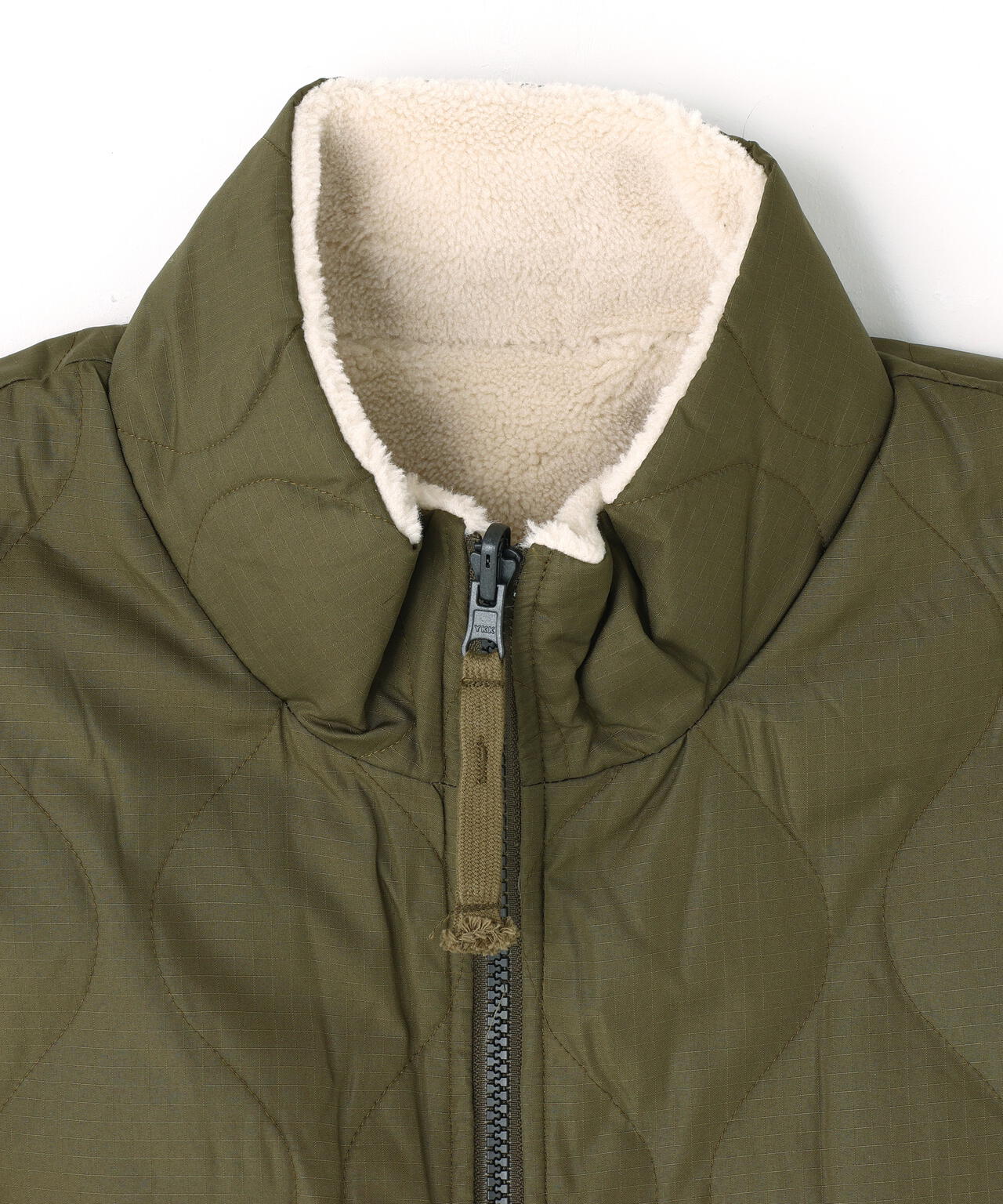 ＴＡＩＯＮ／ＤＯＷＮ＋ＢＯＡ　ＨＩ　ＶＥＳＴ