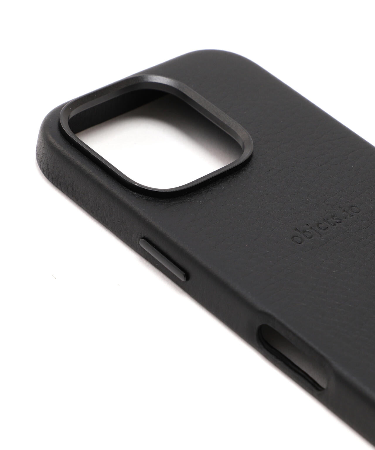 objcts.io/オブジェクツアイオー/カラビナ付きiPhoneケース【iPhone16Pro対応】