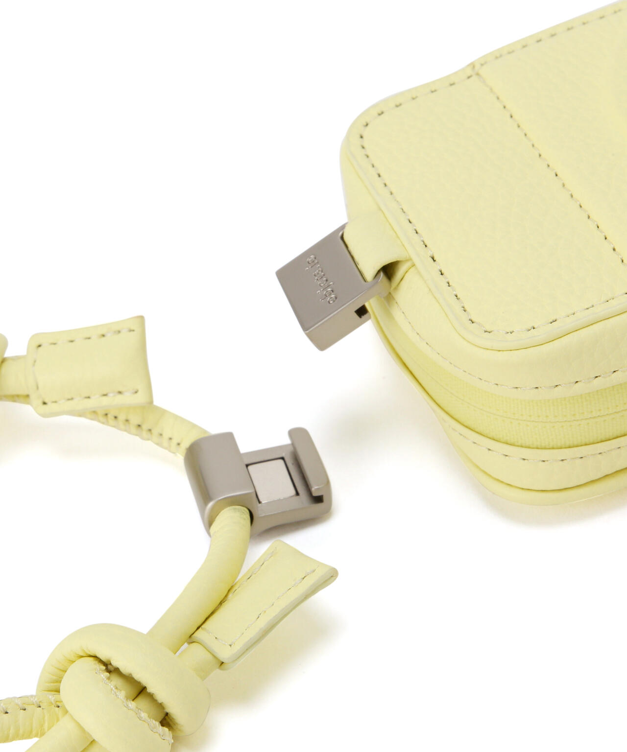 objcts.io/オブジェクツアイオー/デタッチャブルストラップ付レザーマイクロバッグ