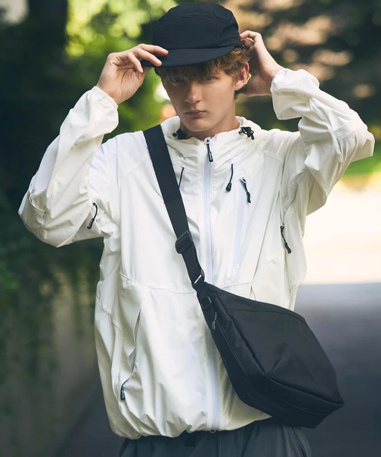 phenix 新品未使用　ホワイト ベストMサイズ phenix/プラスフェニックス/EXPAND SHOULDER BAG 6+ | L.H.P