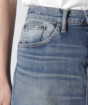 f748eb54-49d4-5e8f-8121-7d89215aee46_Image