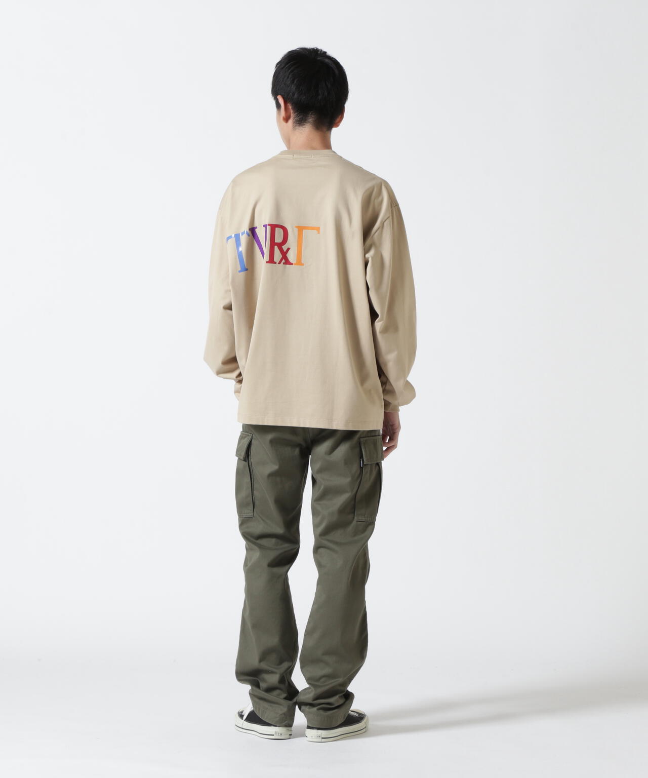 ON THE TURF(オン ザ ターフ)フロントロゴTEE