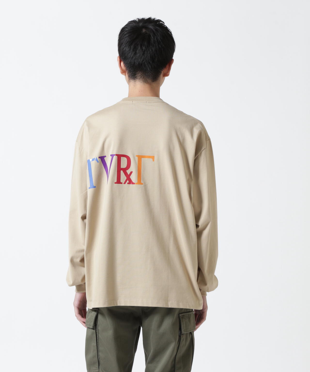 ON THE TURF(オン ザ ターフ)フロントロゴTEE