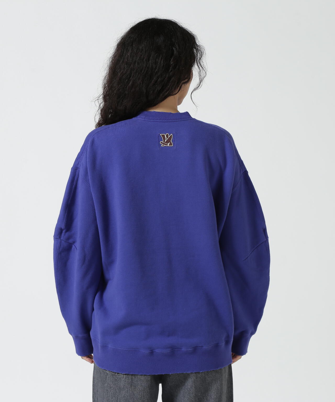 NOUNLESS（ナウンレス）別注COLLEGE LOGO OVER SWEAT