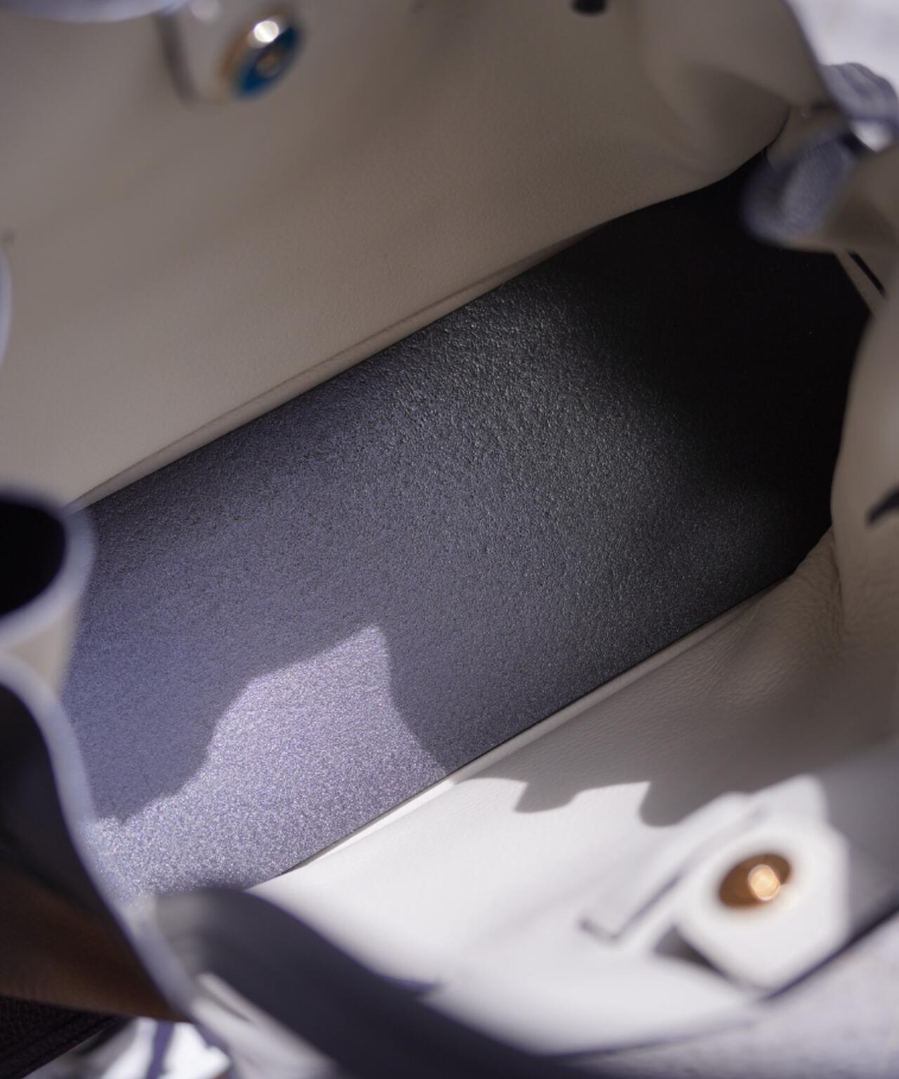 VIOLAd'ORO (ヴィオラドーロ) TRERO/V-1496/イタリアンWフェイスレザー