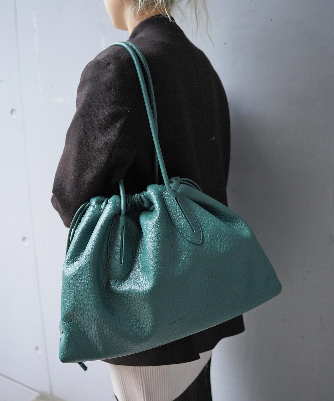 add culumn 巾着バック ADD CULUMN（アドカラム）の「(ADD CULUMN)<シルバーROSE BUD限定
