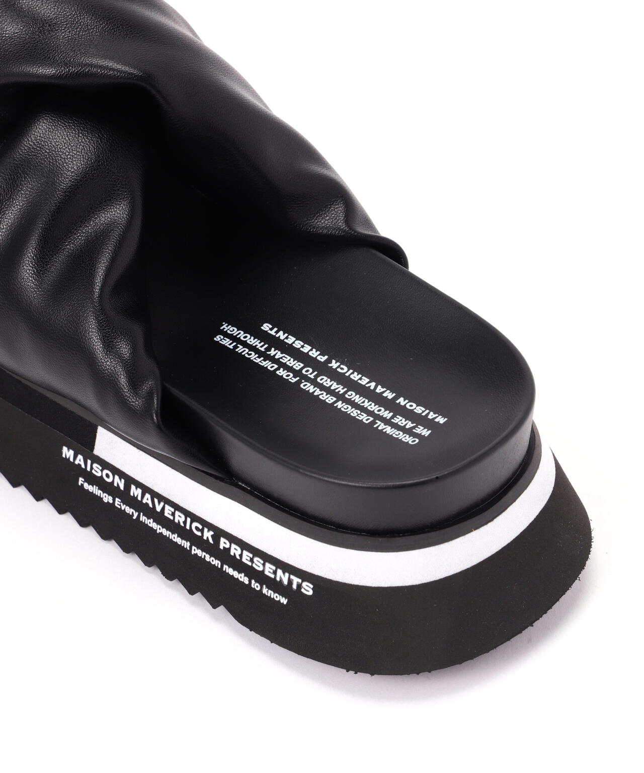 MAISON MAVERICK PRESENTS（メゾン・マベリック・プレゼンツ）フスベットサンダル