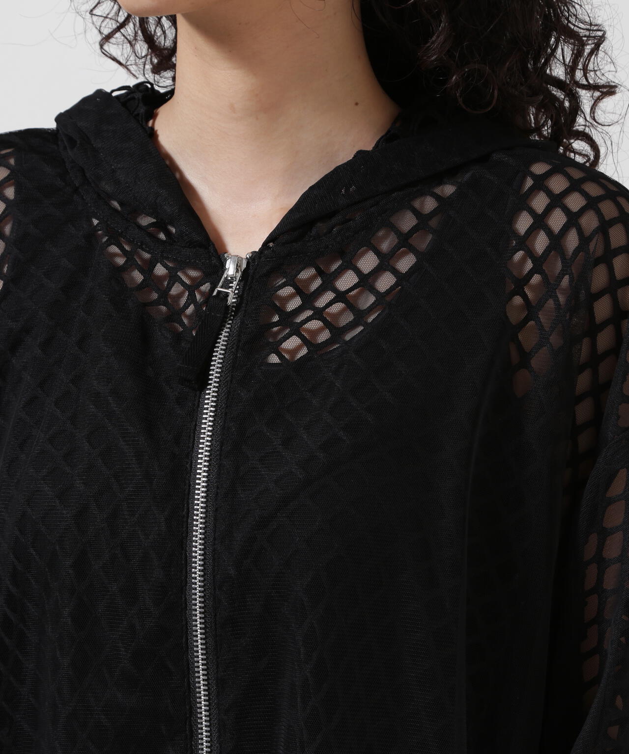 AULA AILA（アウラ アイラ）別注バックプリーツメッシュフーディ | B