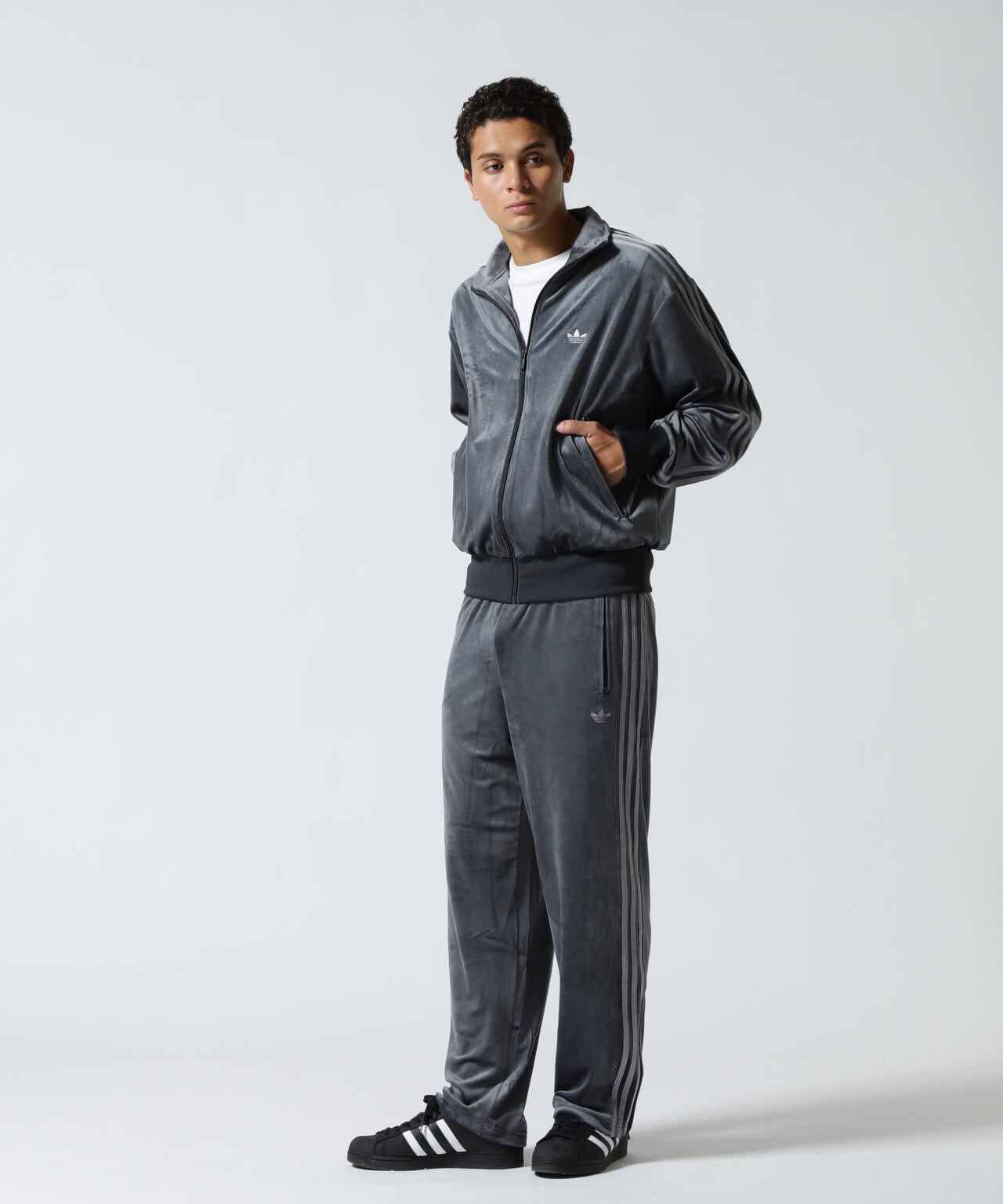 adidas(アディダス)VELOUR TRACK PANTFB TP ベロア トラックパンツ