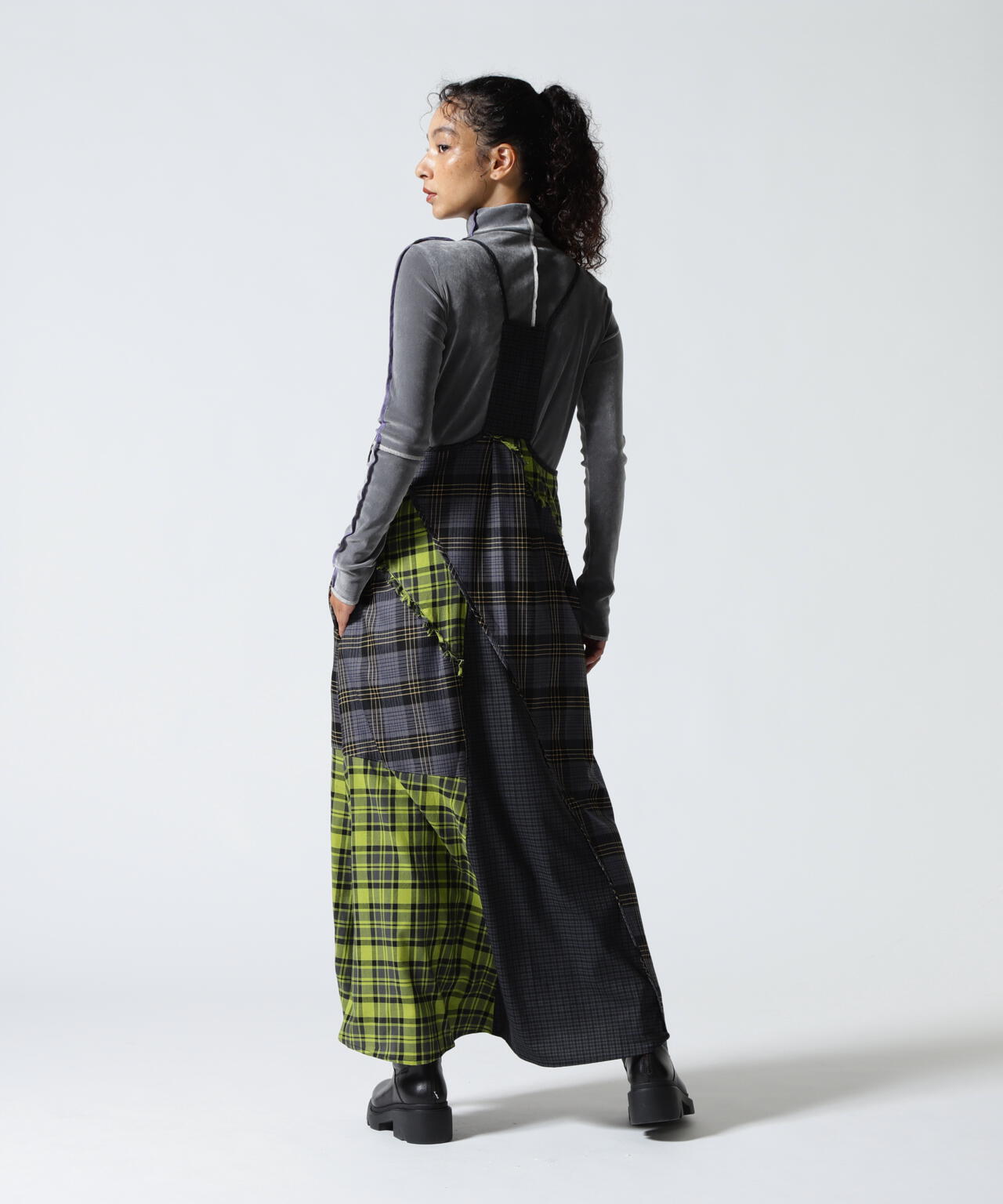 【未使用タグあり】AULA AILA（アウラアイラ）完売品ジャンパースカート 未使用タグあり】AULA AILA（アウラアイラ）完売品ジャンパースカート