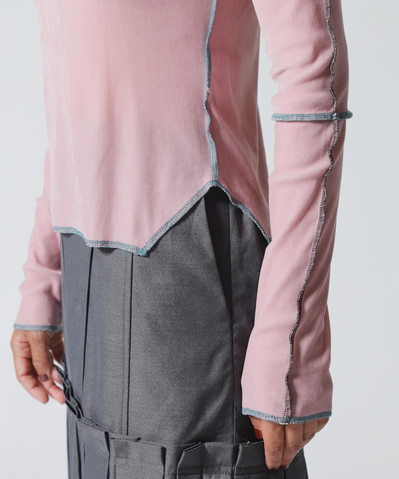 AULA AILA（アウラ アイラ）別注ハイネックベロアTOPS