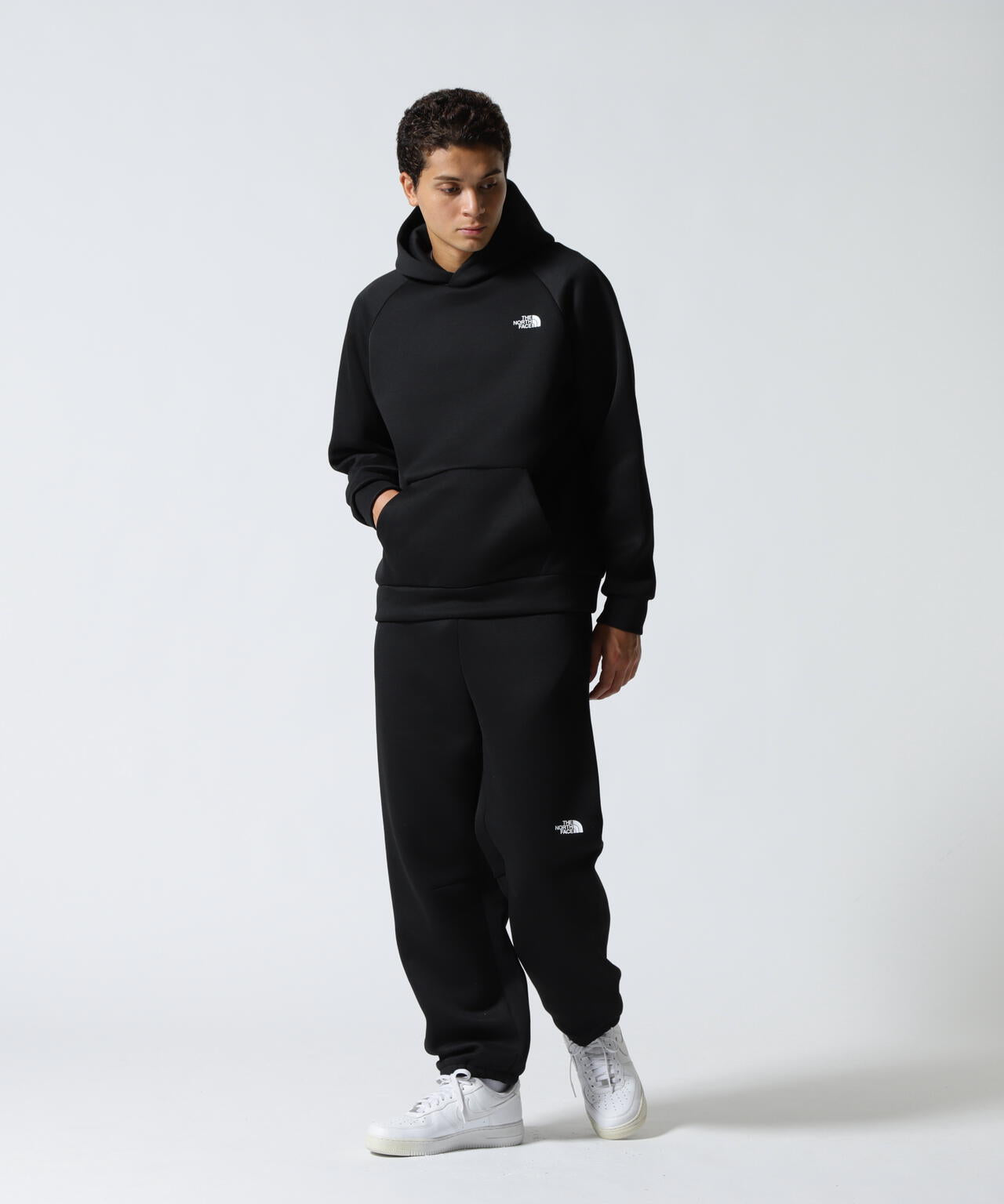 THE NORTH FACE (ザ・ノース・フェイス）Tech Air Sweat Hoodie | B