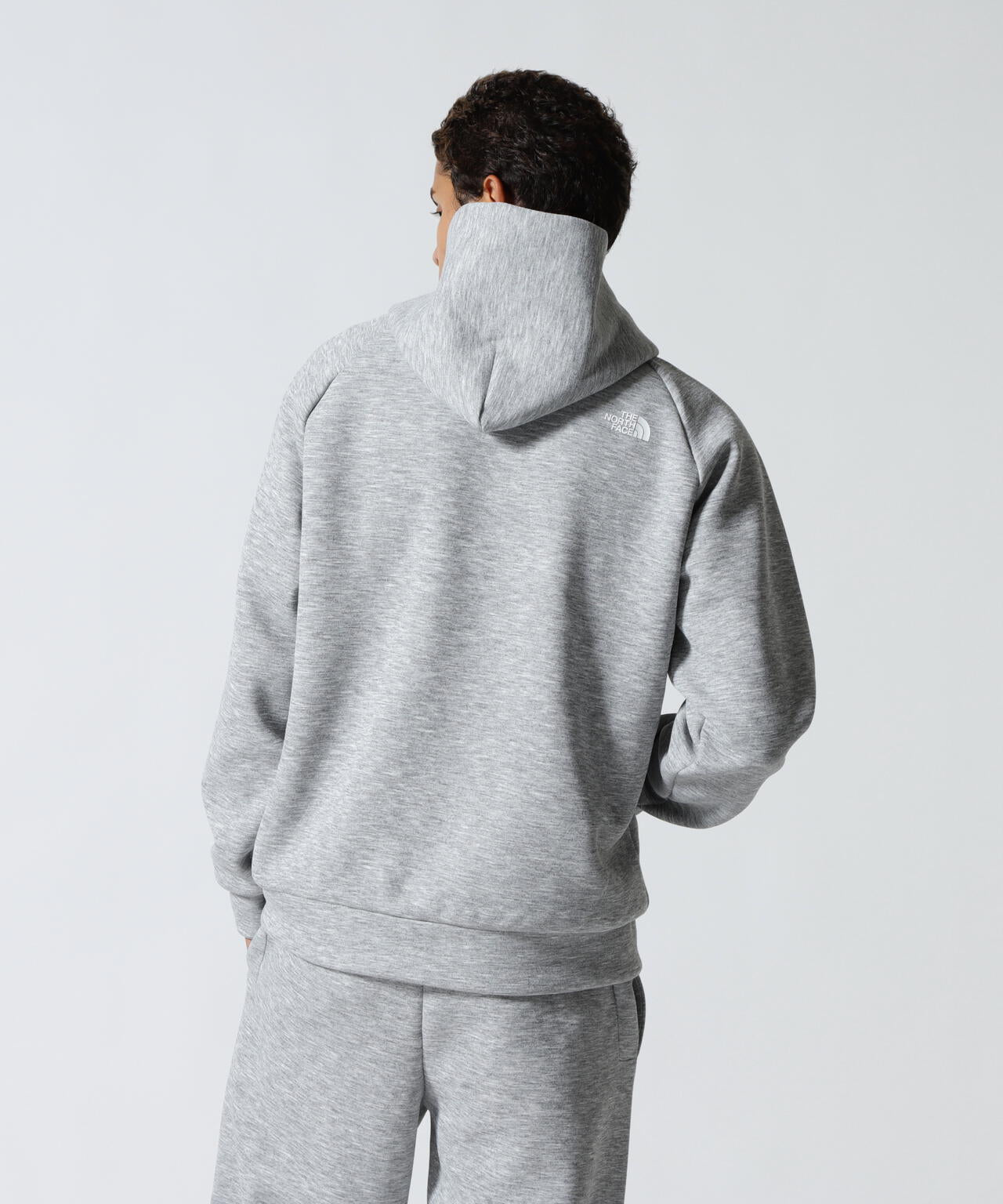 THE NORTH FACE (ザ・ノース・フェイス）Tech Air Sweat Hoodie | B