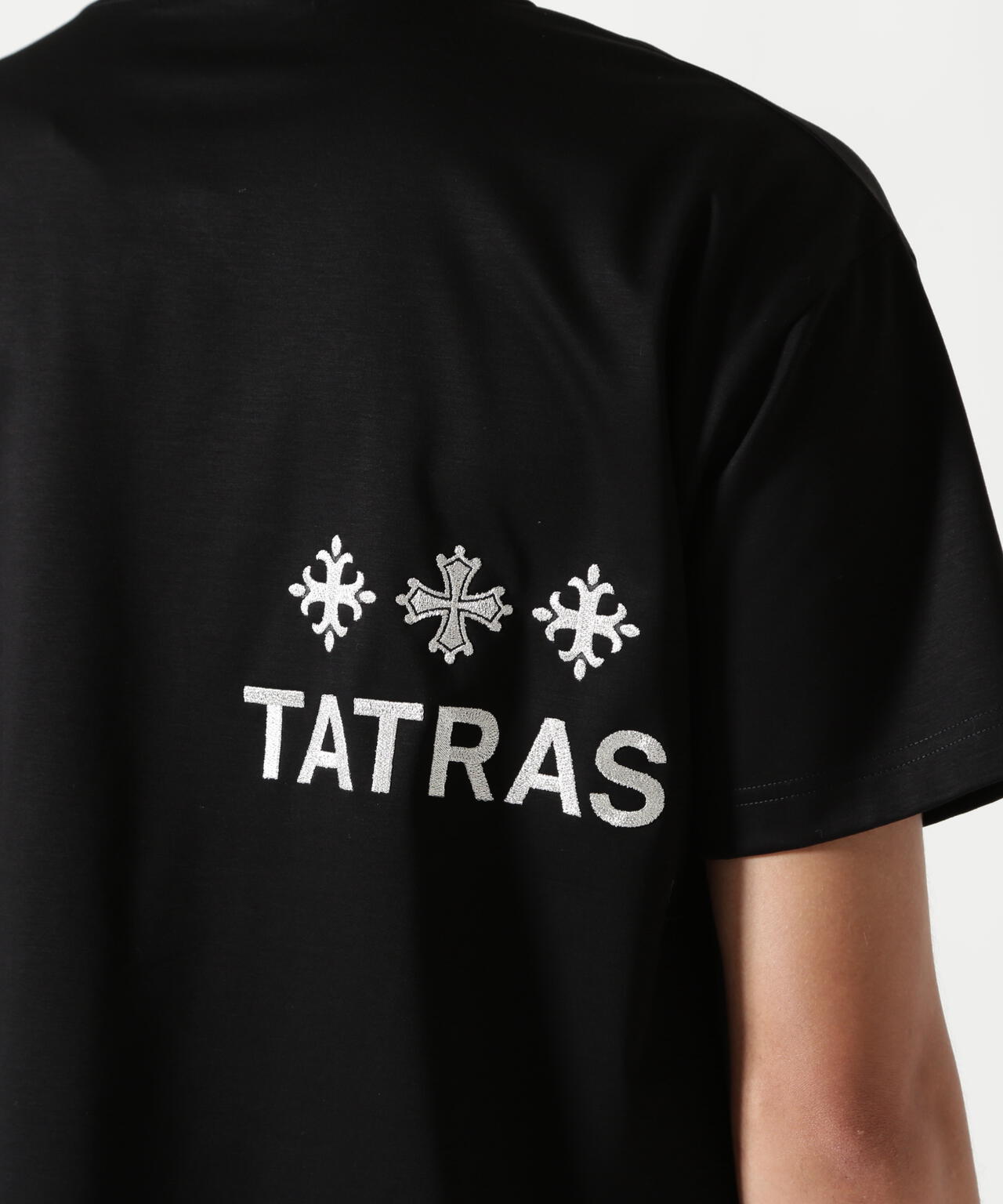 TATRAS Tシャツ NUNKI ヌンキ 黒 サイズ02(M) 新品タグ有 NUNKI ヌンキ | タトラス公式オンラインストア