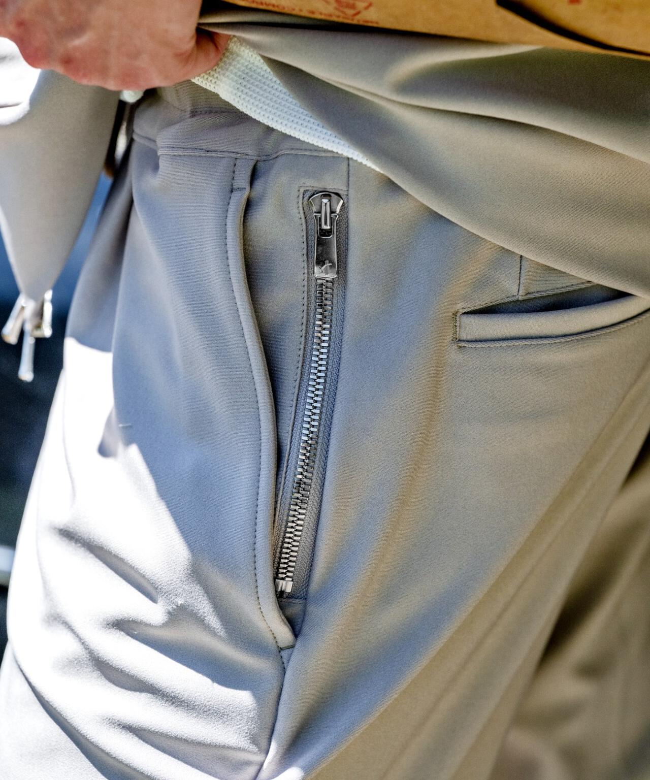 PIUORO(ピウオロ) HI TENSION KNIT TUCK PT