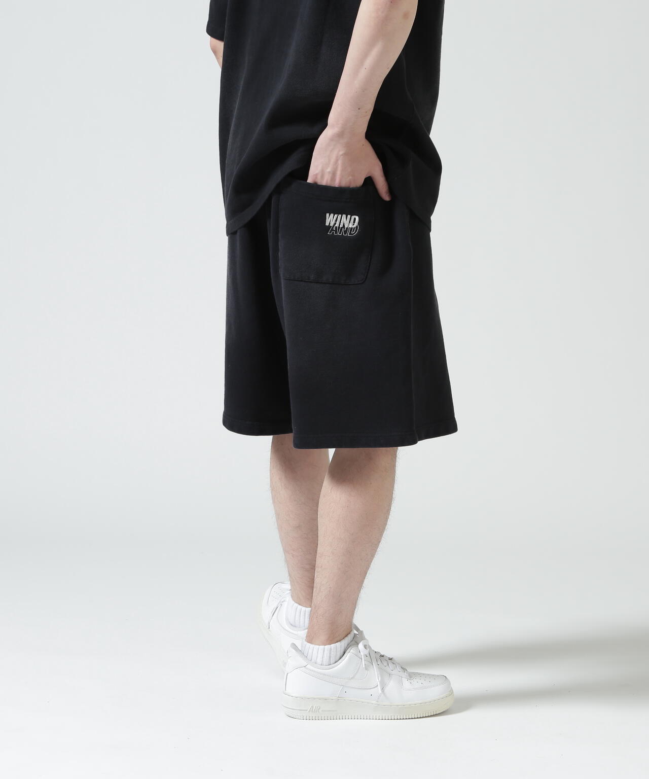 WIND AND SEA（ウィンダンシー）SULFUR DYEING LOGO HALF PANTS | B