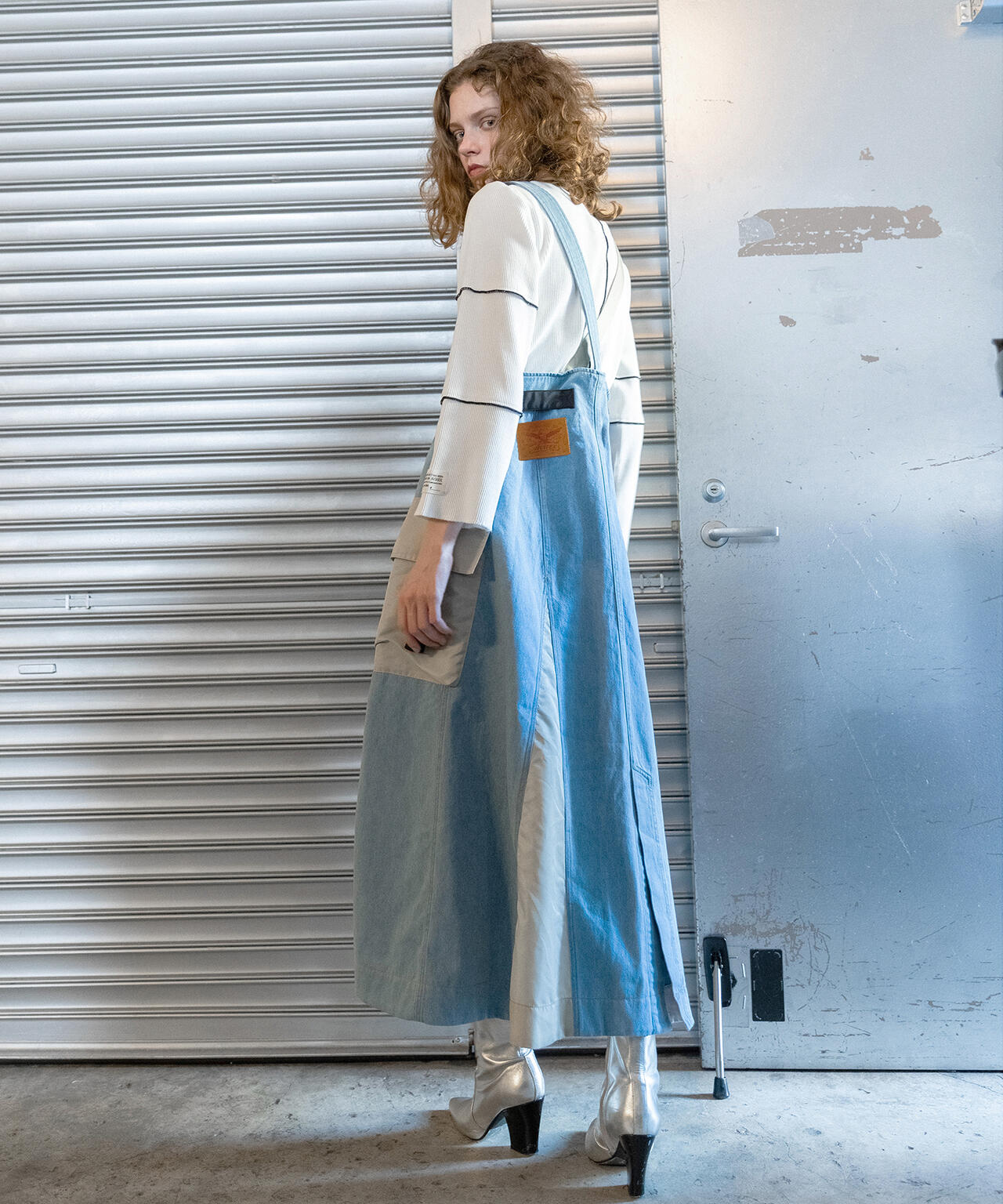 AVIREXｘAULA AILA（アヴィレックスｘアウラアイラ）サイドプリーツジャンスカ