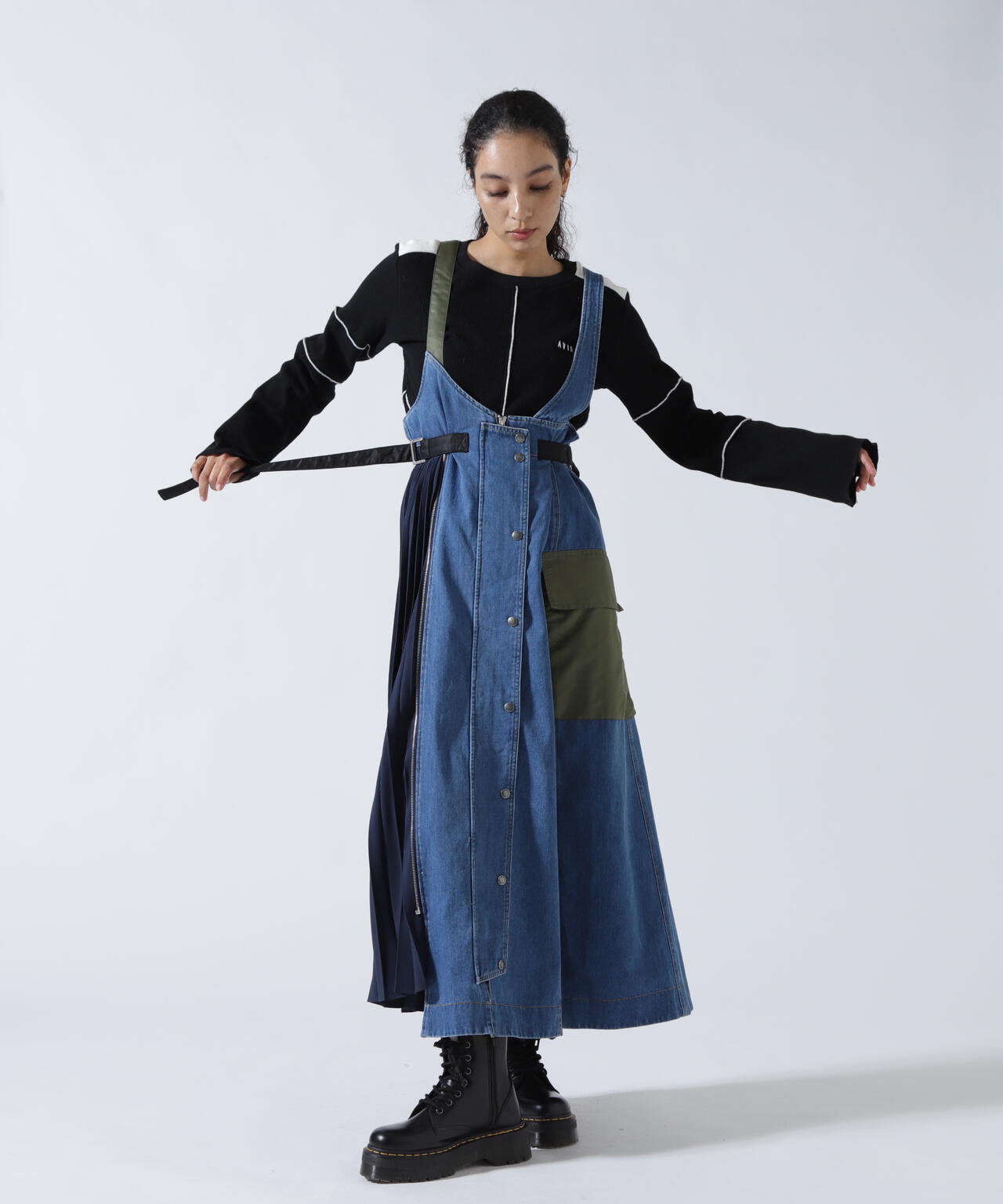 AVIREXxAULA AILA（アヴィレックスxアウラアイラ）サイドプリーツ