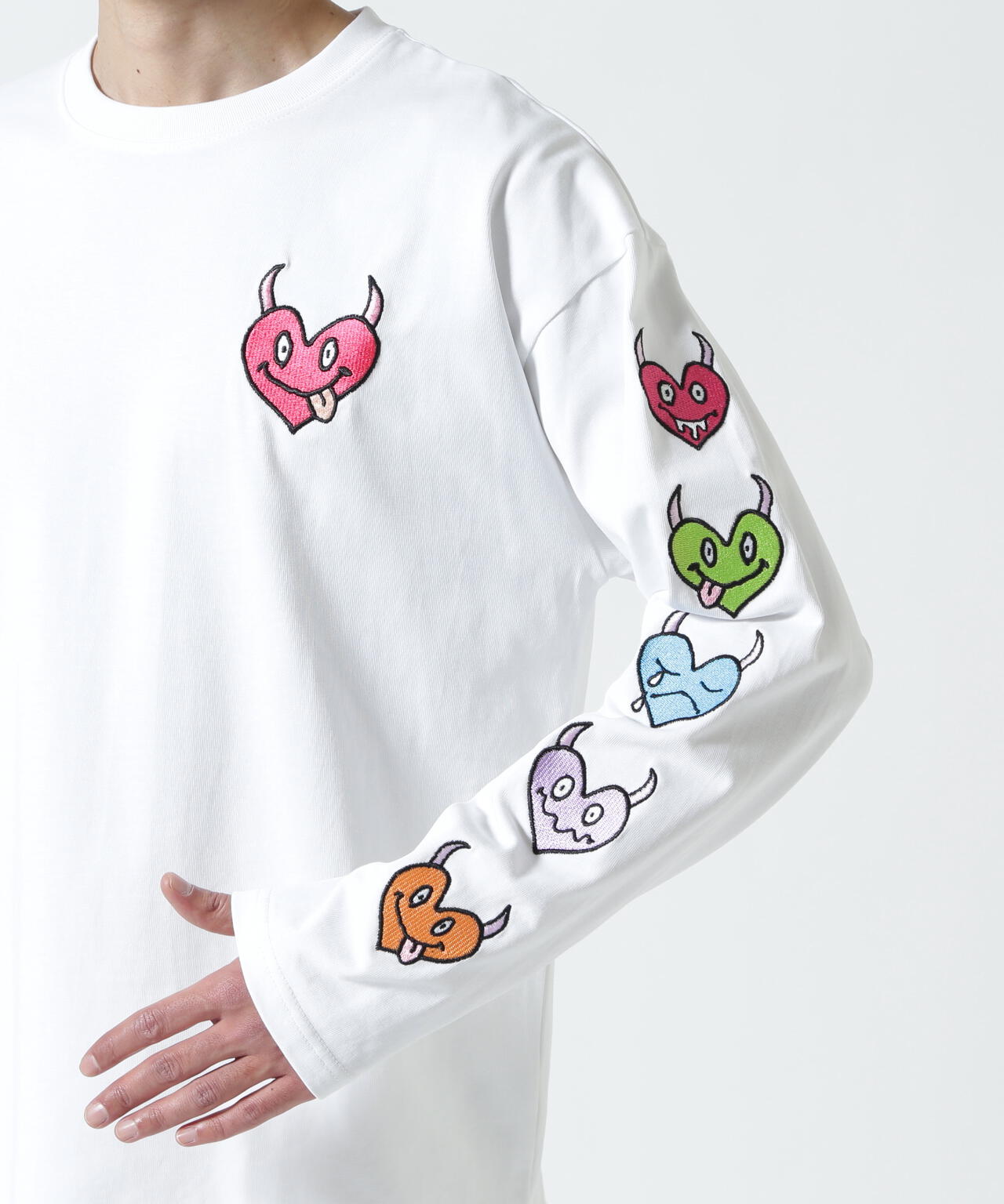 maxsix(マックスシックス）HEART SLEEVES L/S TEE