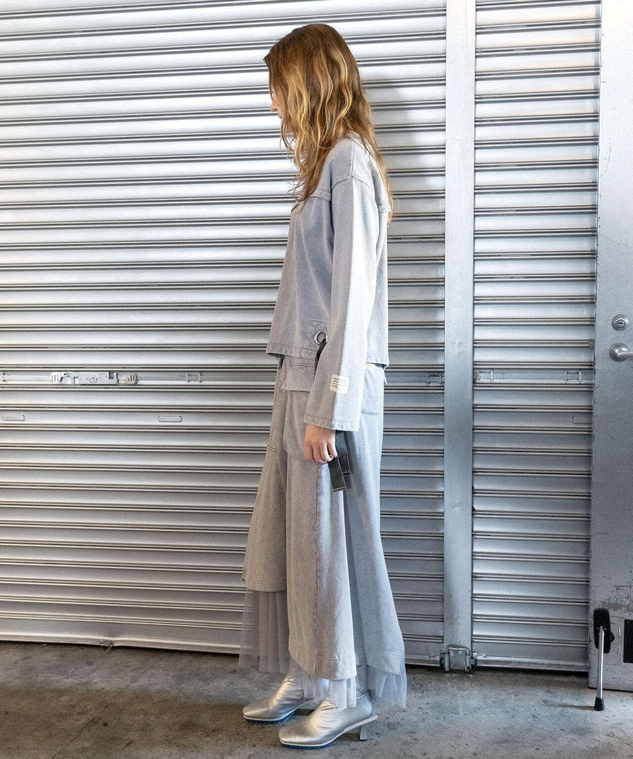 AVIREXｘAULA AILA（アヴィレックスｘアウラアイラ）アシンメトリーキリカエプルオーバー