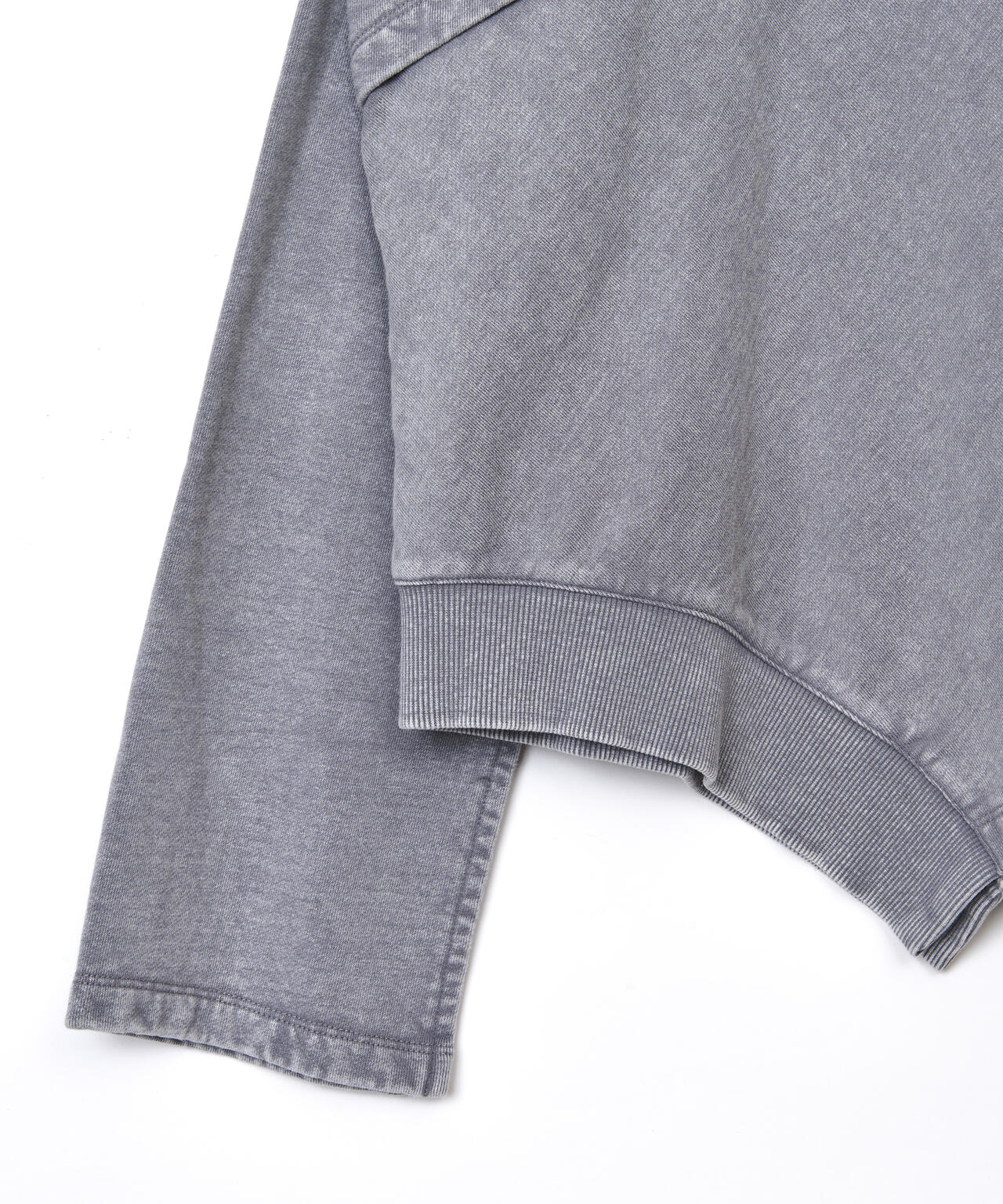 AVIREXｘAULA AILA（アヴィレックスｘアウラアイラ）アシンメトリーキリカエプルオーバー