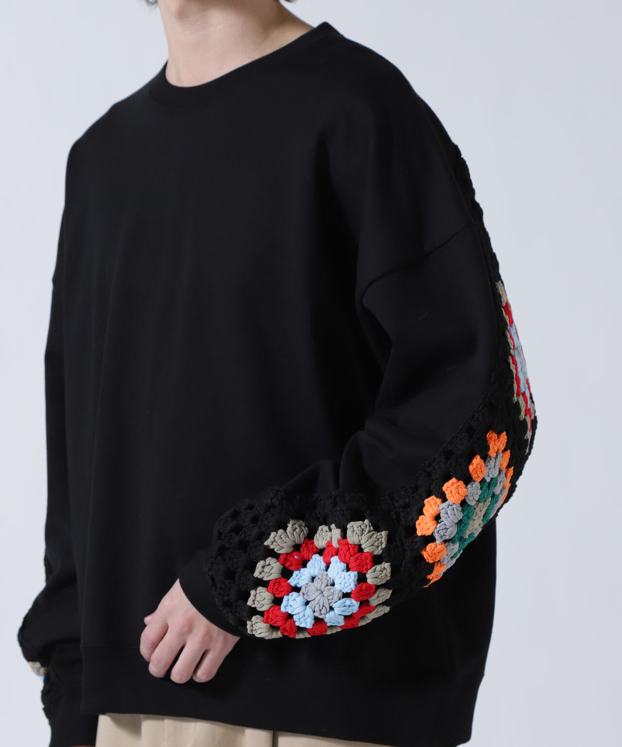 DISCOVERED(ディスカバード) 別注CROCHET SLEEVE SWEAT(UNISEX) | B