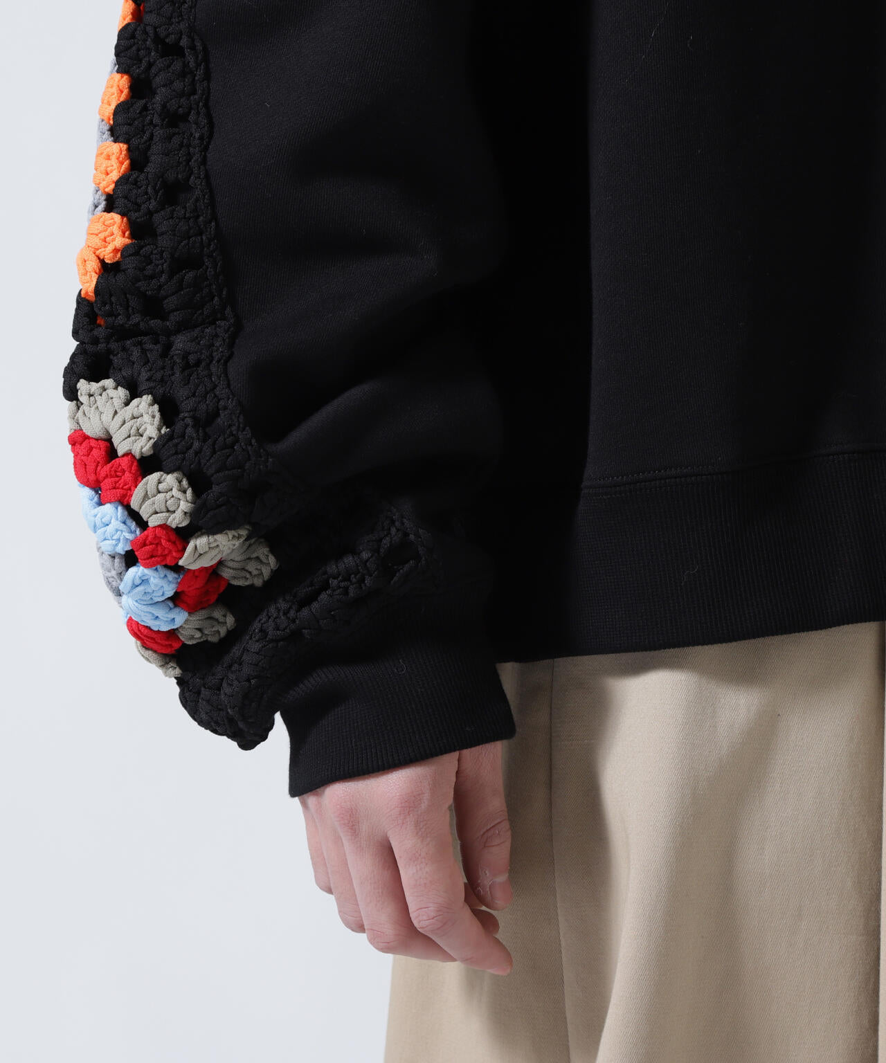 DISCOVERED(ディスカバード) 別注CROCHET SLEEVE SWEAT(UNISEX) | B