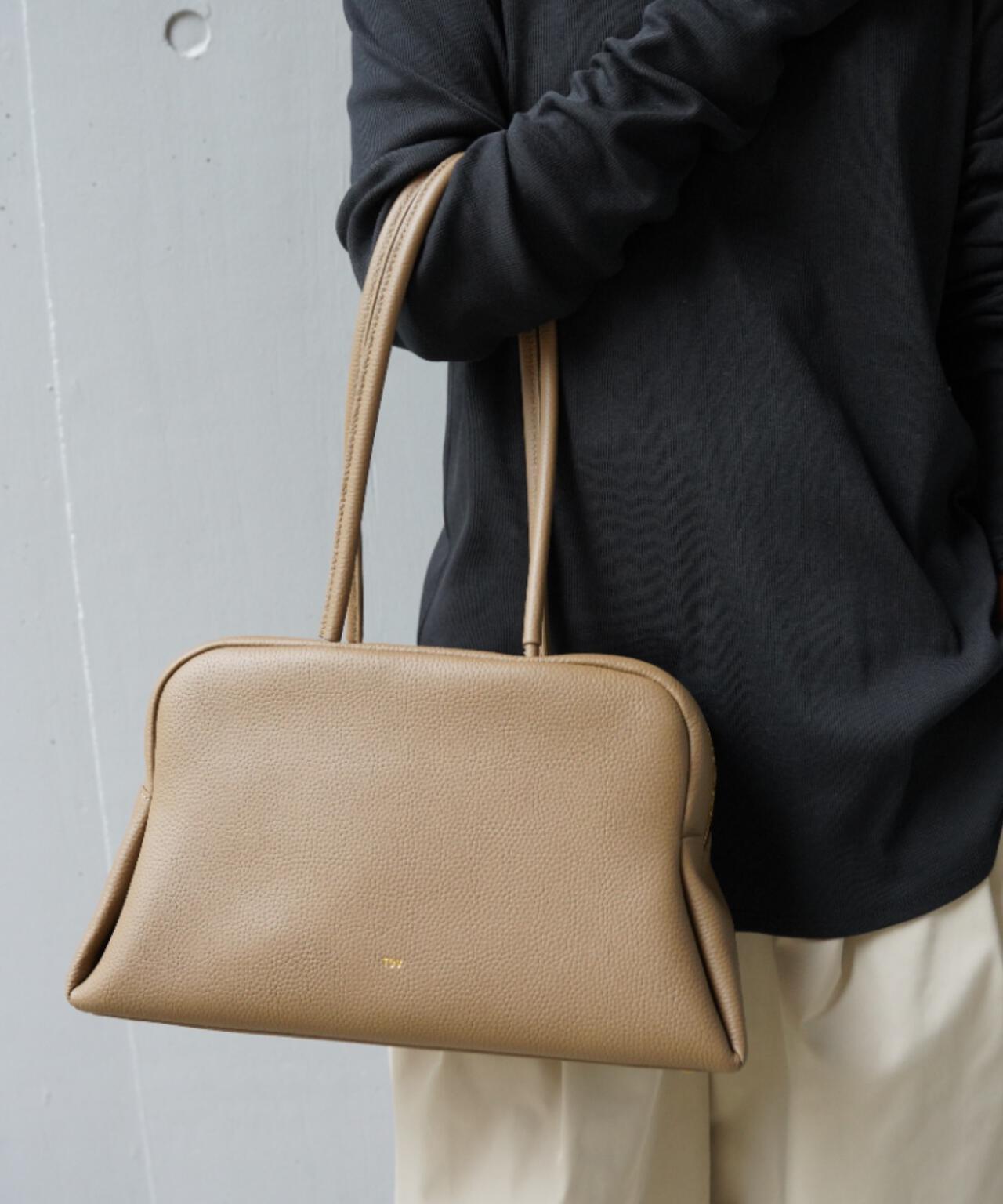 TOV(トーヴ) PETAL OBLONG BAG M