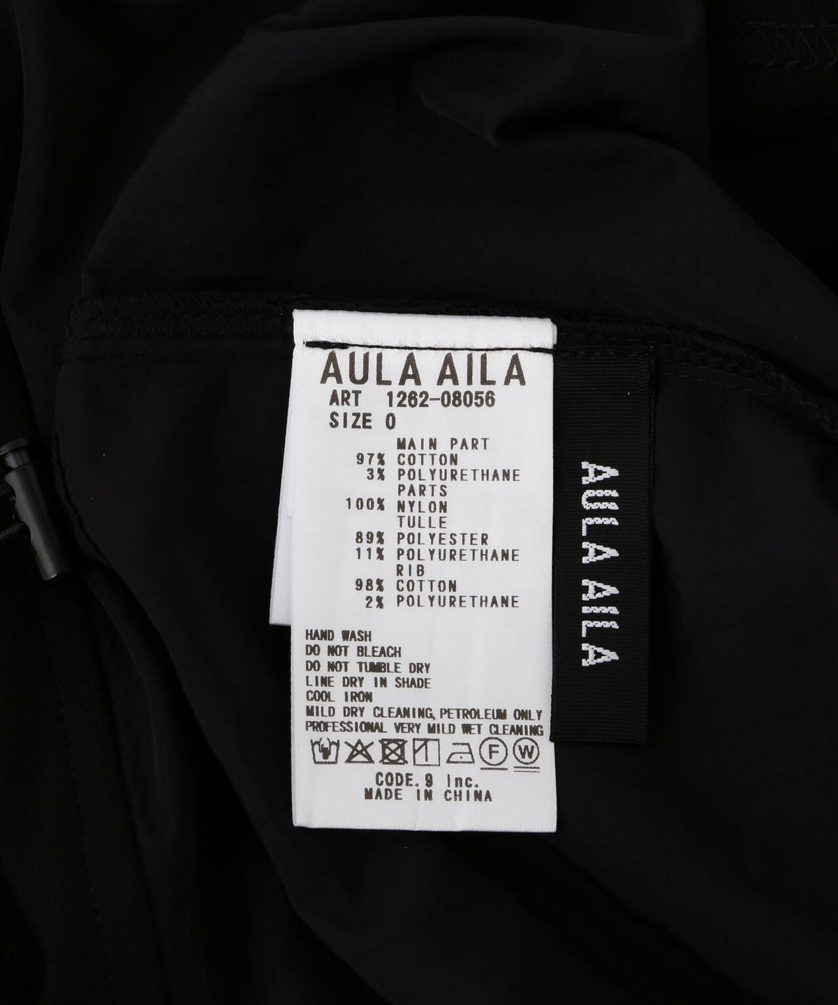 AULA AILA（アウラ アイラ）別注メタリックプリントＴ