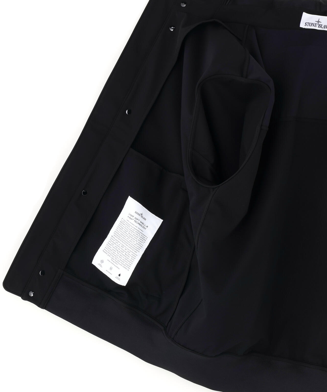 STONE ISLAND（ストーンアイランド） LIGHT SOFT SHELL-R E.DYE TECNOLOGY IN RECYCLED