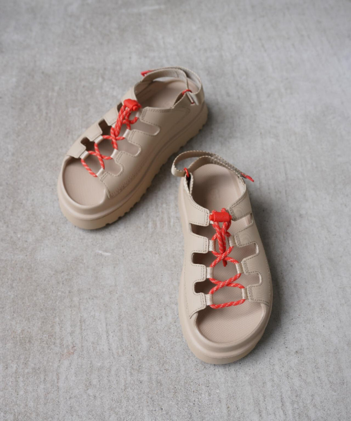 UGG（アグ）GoldenGlow Toggle | B
