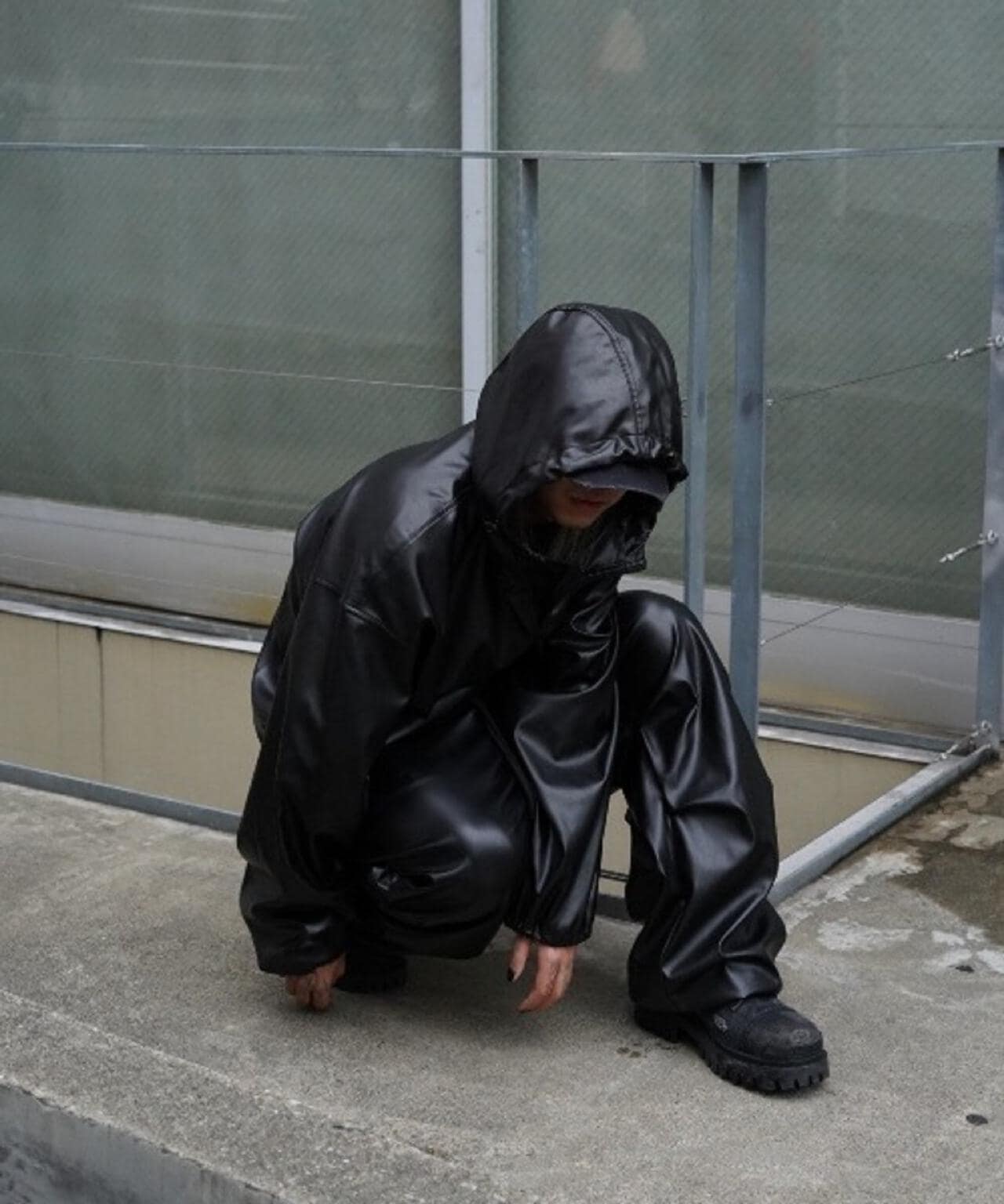 FR(13)NDS/フレンズ/FAKE LEATHER HOODIE | ROYAL FLASH（ロイヤル